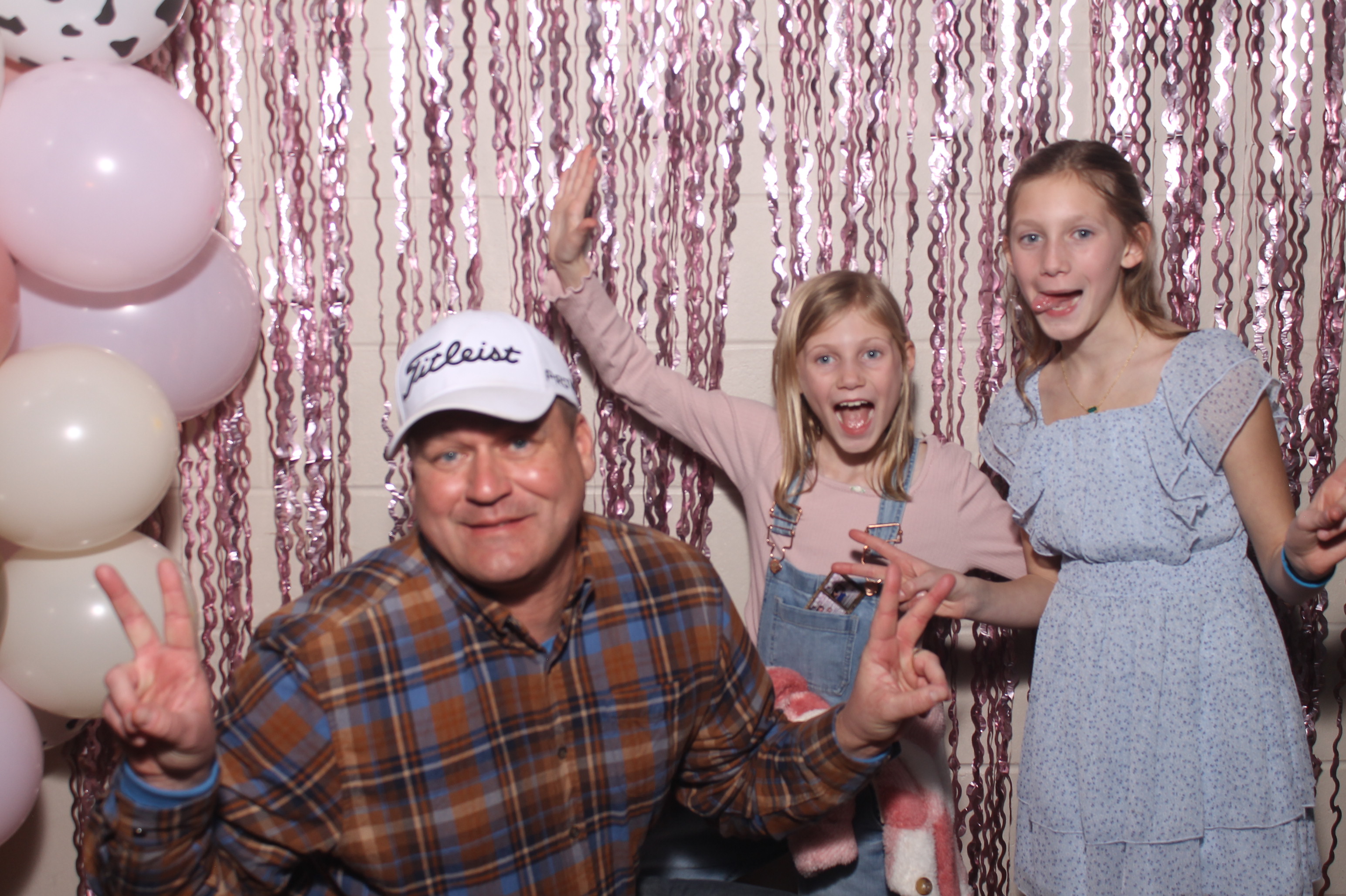Queen of Peace Father Daughter Dance | View more photos from the event at gallery.photoboothcincy.com/u/PhotoBoothCincy/Queen-of-Peace-Father-Daughter-Dance