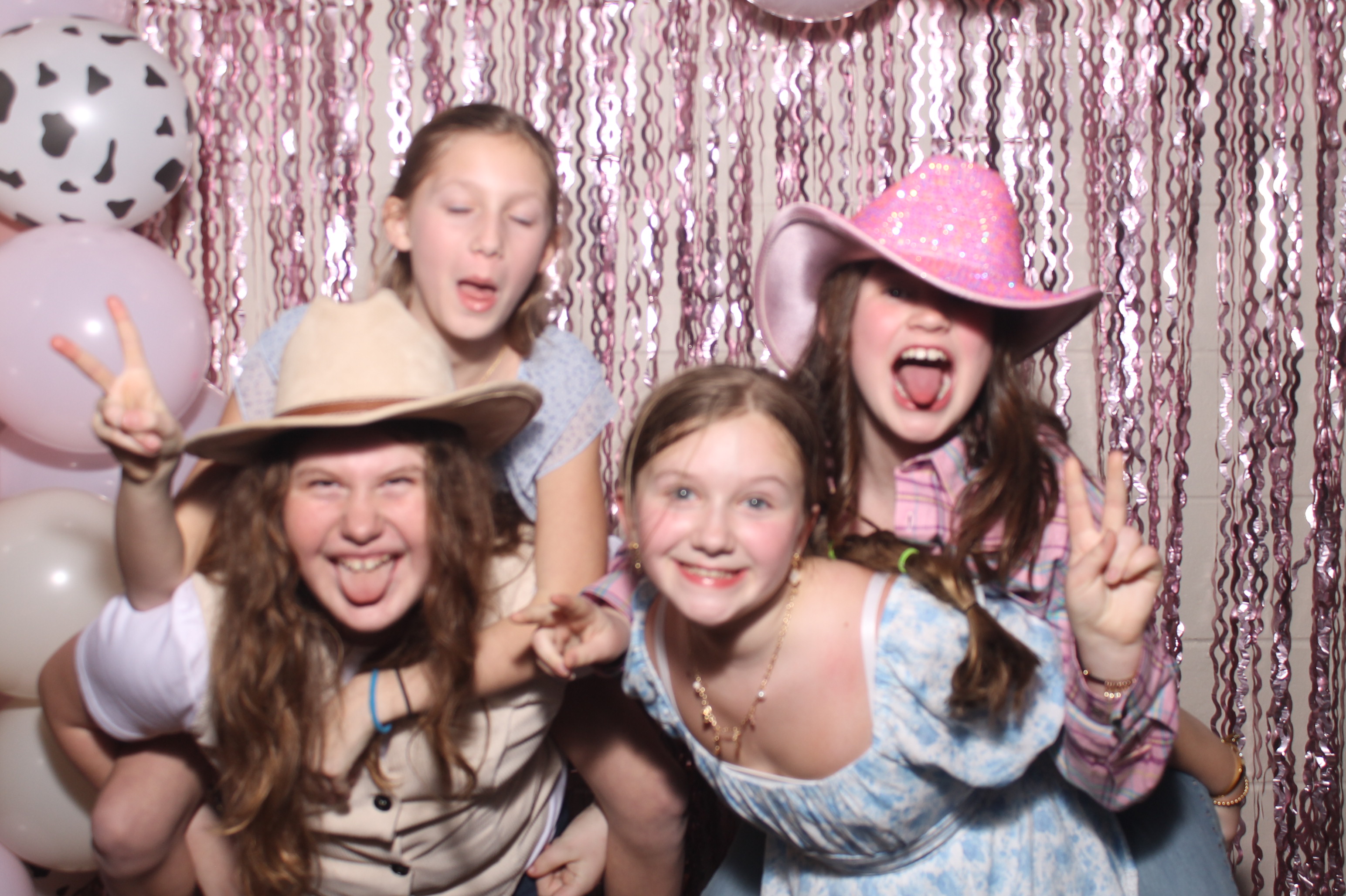 Queen of Peace Father Daughter Dance | View more photos from the event at gallery.photoboothcincy.com/u/PhotoBoothCincy/Queen-of-Peace-Father-Daughter-Dance