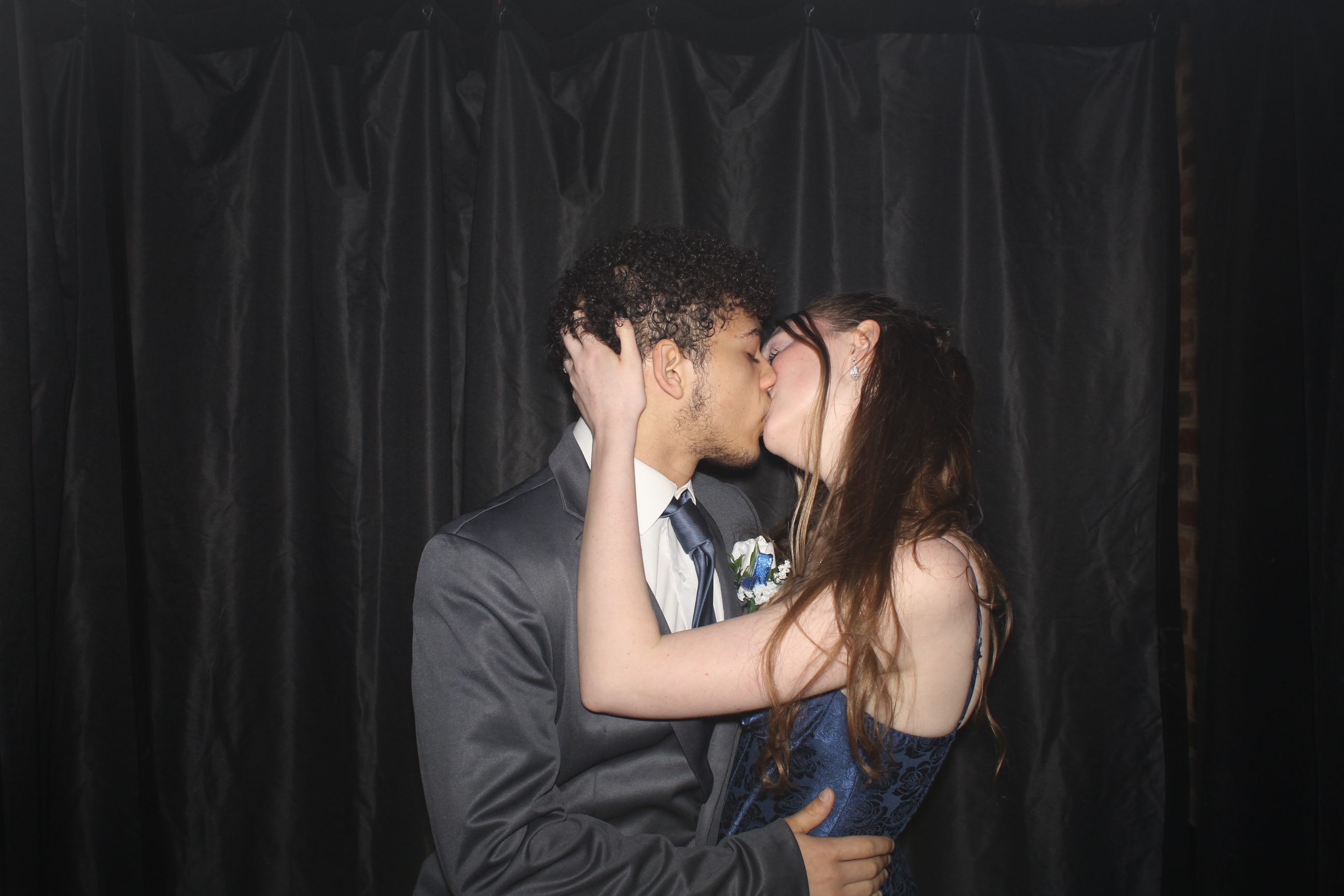 Reading Junior Senior Prom | View more photos from the event at gallery.photoboothcincy.com/u/PhotoBoothCincy/Reading-Junior-Senior-Prom-0