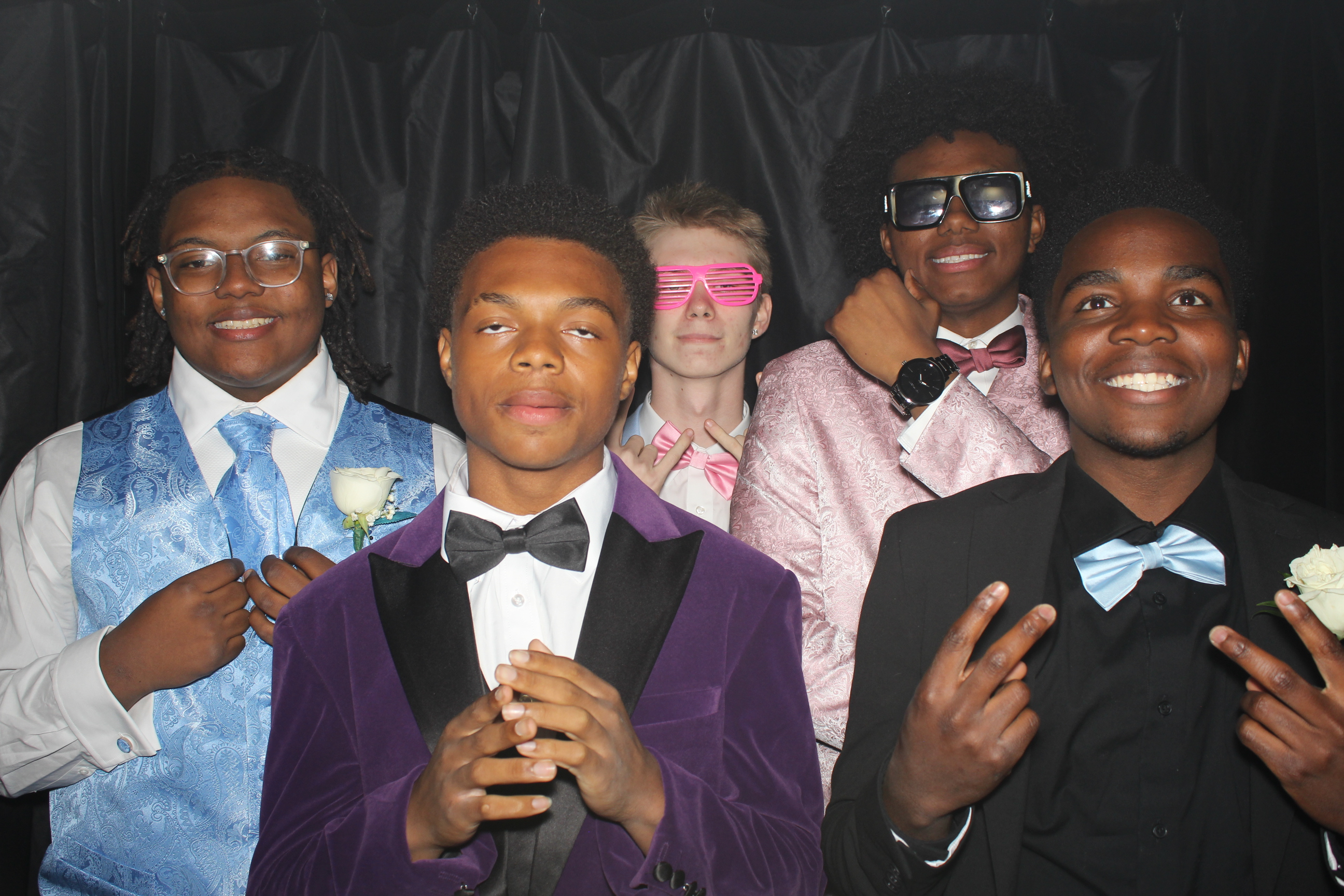 Reading Junior Senior Prom | View more photos from the event at gallery.photoboothcincy.com/u/PhotoBoothCincy/Reading-Junior-Senior-Prom-0