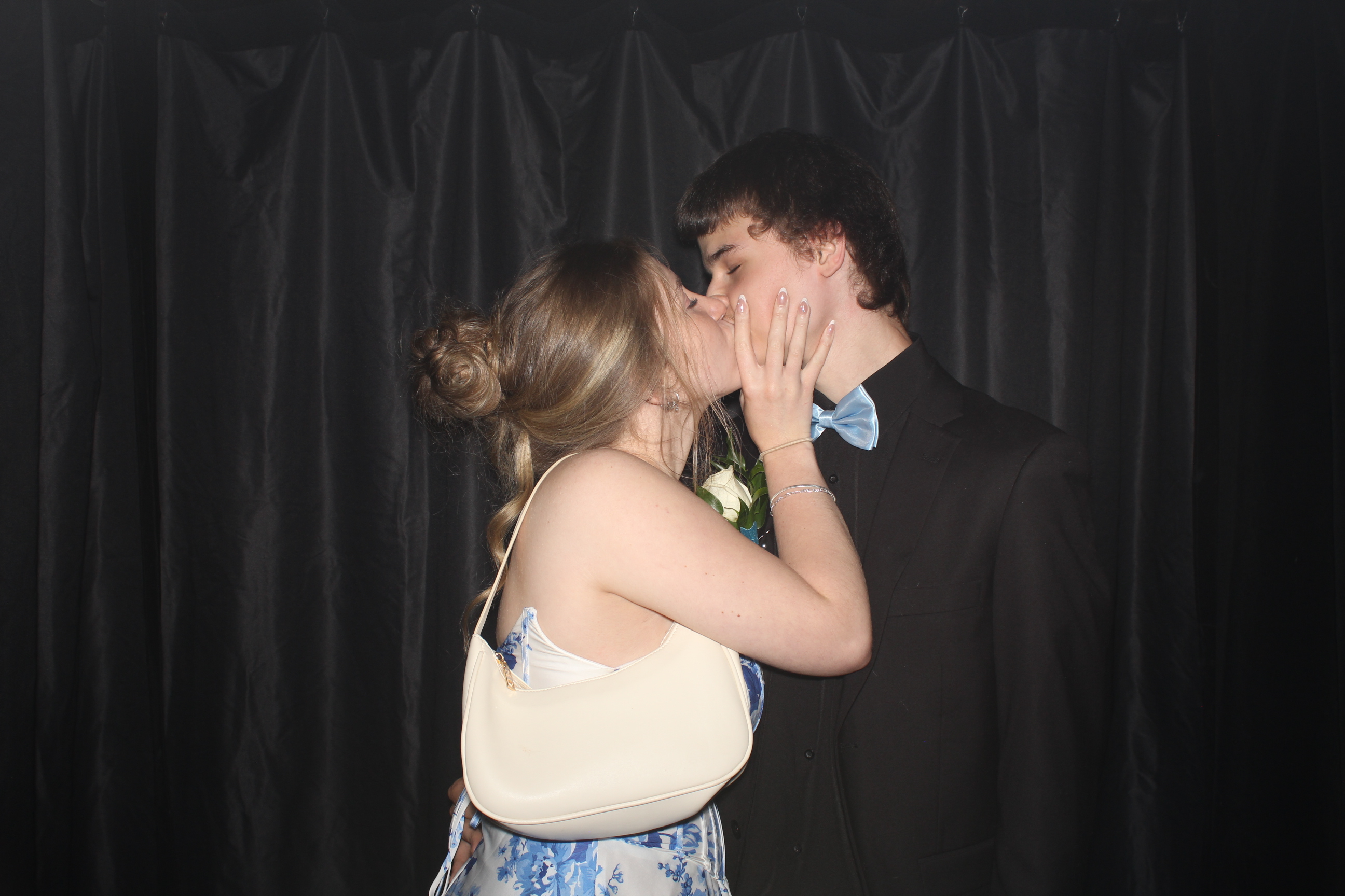 Reading Junior Senior Prom | View more photos from the event at gallery.photoboothcincy.com/u/PhotoBoothCincy/Reading-Junior-Senior-Prom-0