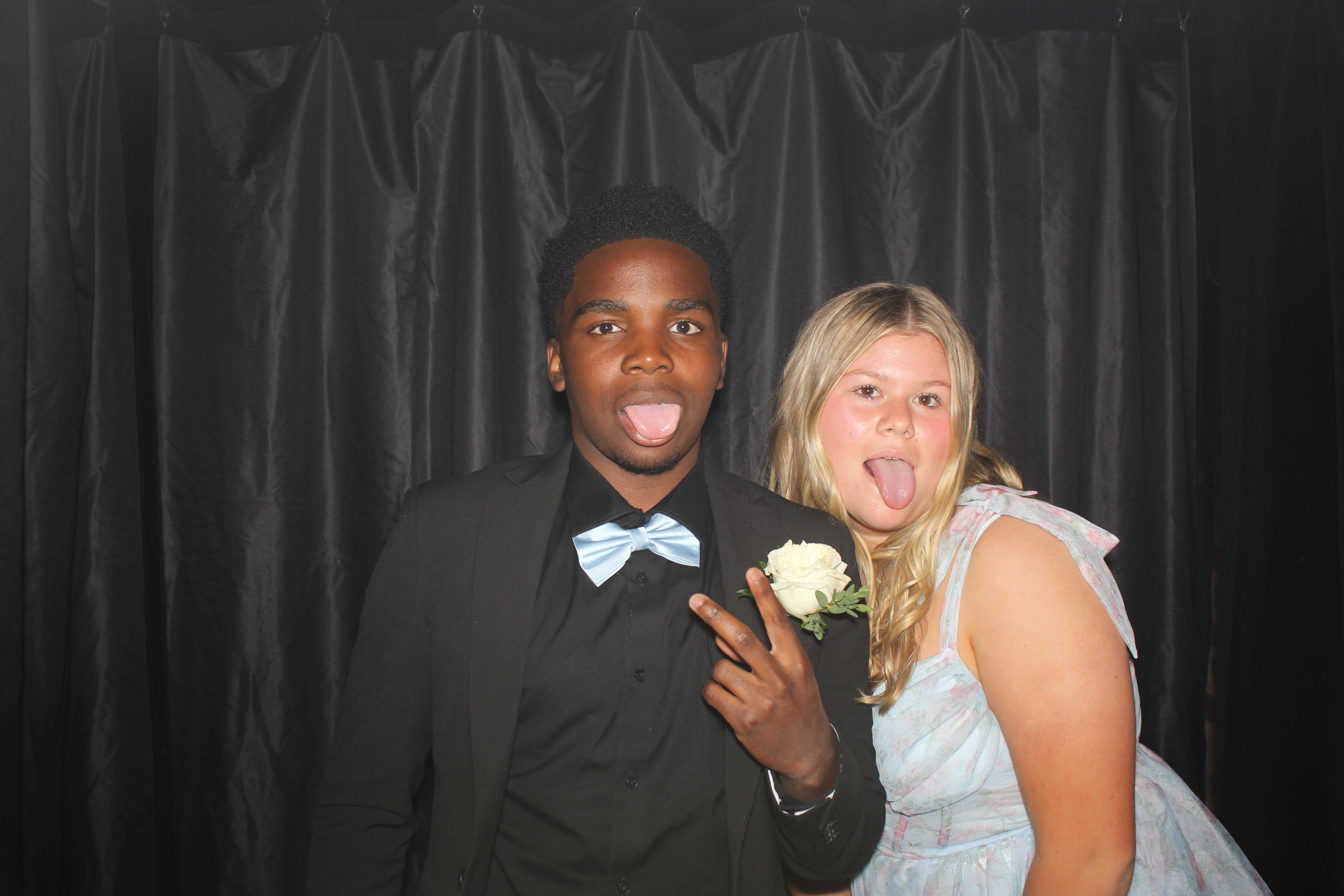Reading Junior Senior Prom | View more photos from the event at gallery.photoboothcincy.com/u/PhotoBoothCincy/Reading-Junior-Senior-Prom-0