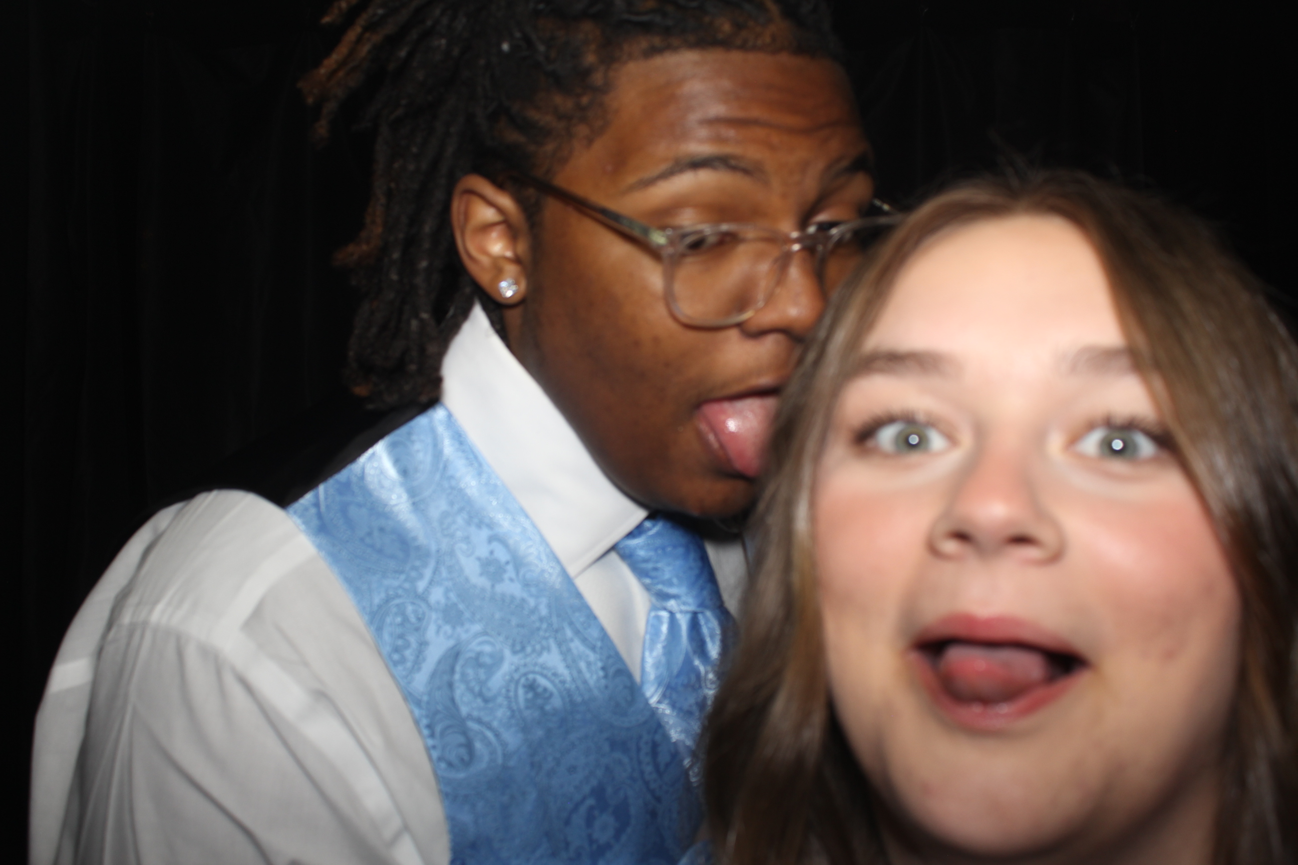 Reading Junior Senior Prom | View more photos from the event at gallery.photoboothcincy.com/u/PhotoBoothCincy/Reading-Junior-Senior-Prom-0