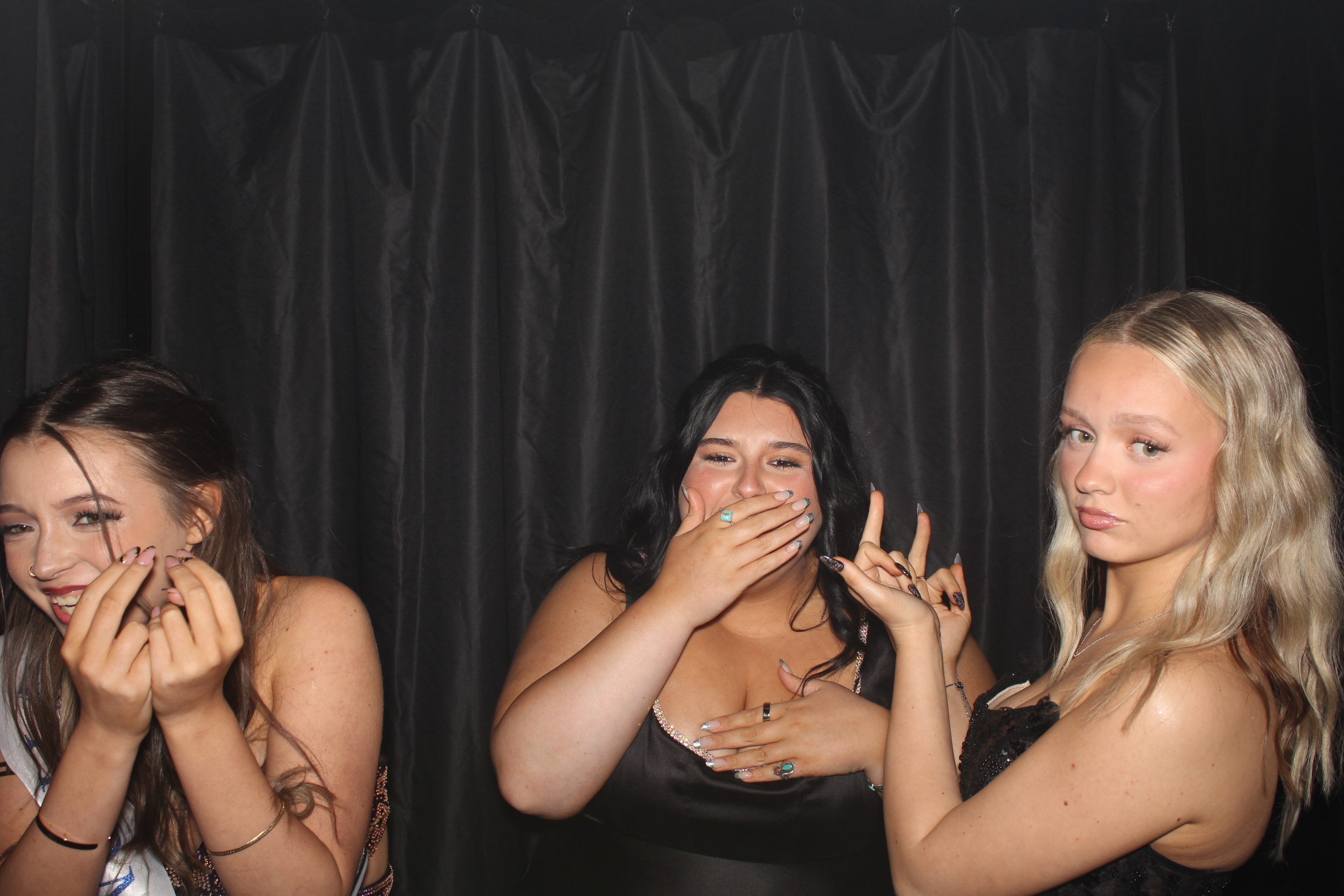 Reading Junior Senior Prom | View more photos from the event at gallery.photoboothcincy.com/u/PhotoBoothCincy/Reading-Junior-Senior-Prom-0