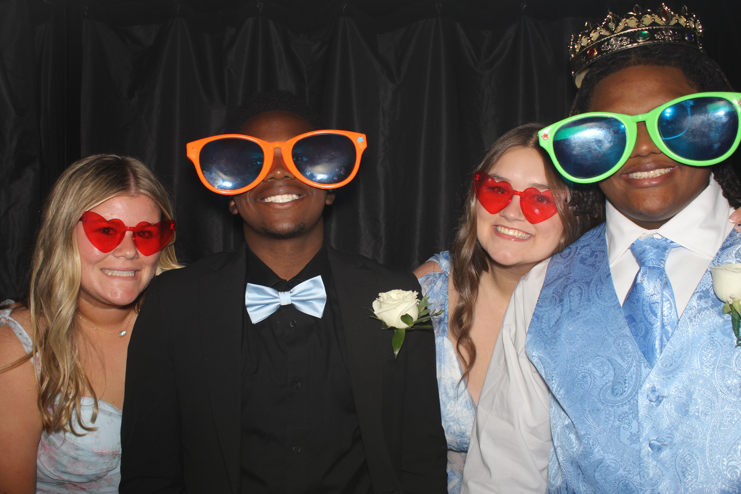 Reading Junior Senior Prom | View more photos from the event at gallery.photoboothcincy.com/u/PhotoBoothCincy/Reading-Junior-Senior-Prom-0