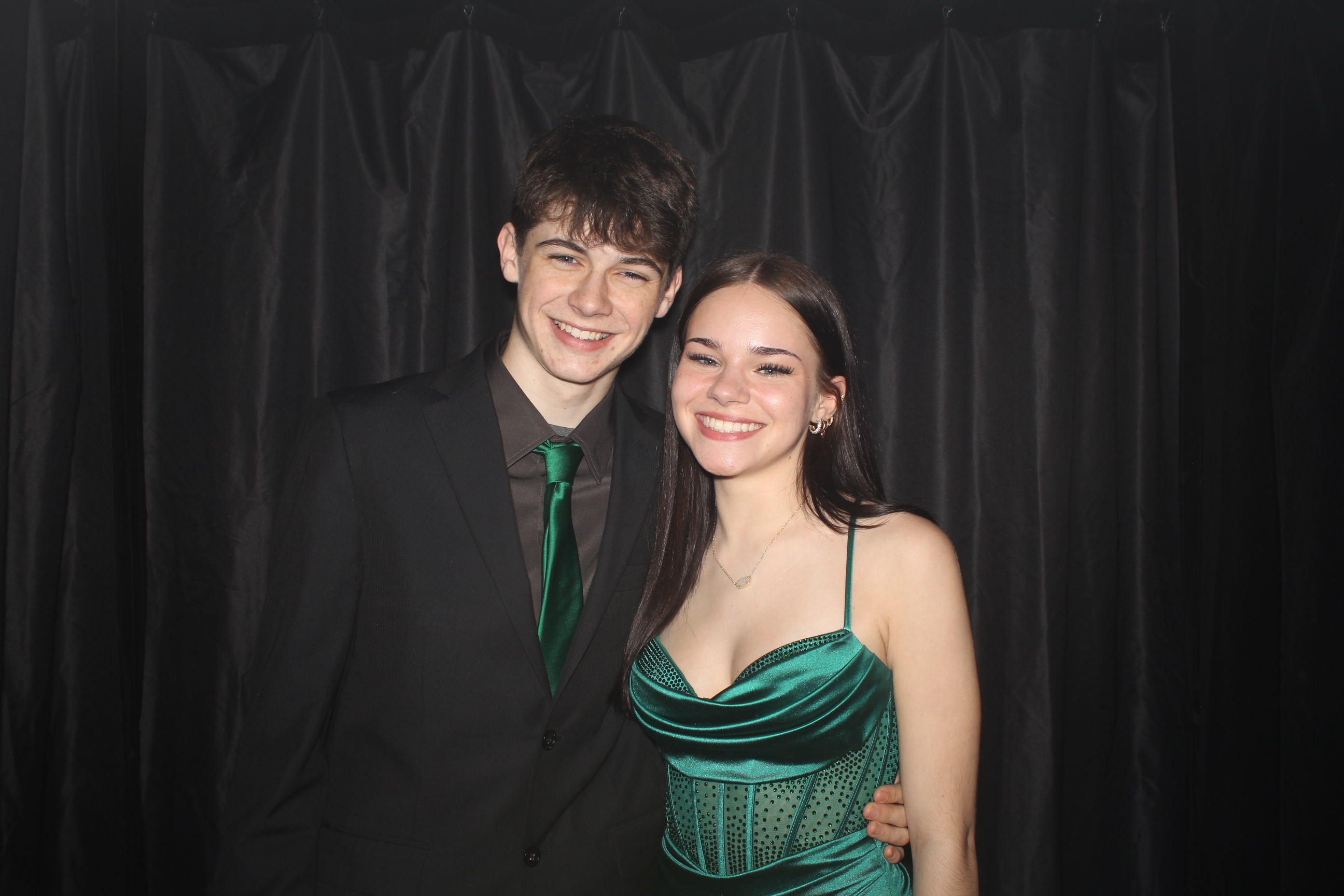 Reading Junior Senior Prom | View more photos from the event at gallery.photoboothcincy.com/u/PhotoBoothCincy/Reading-Junior-Senior-Prom-0