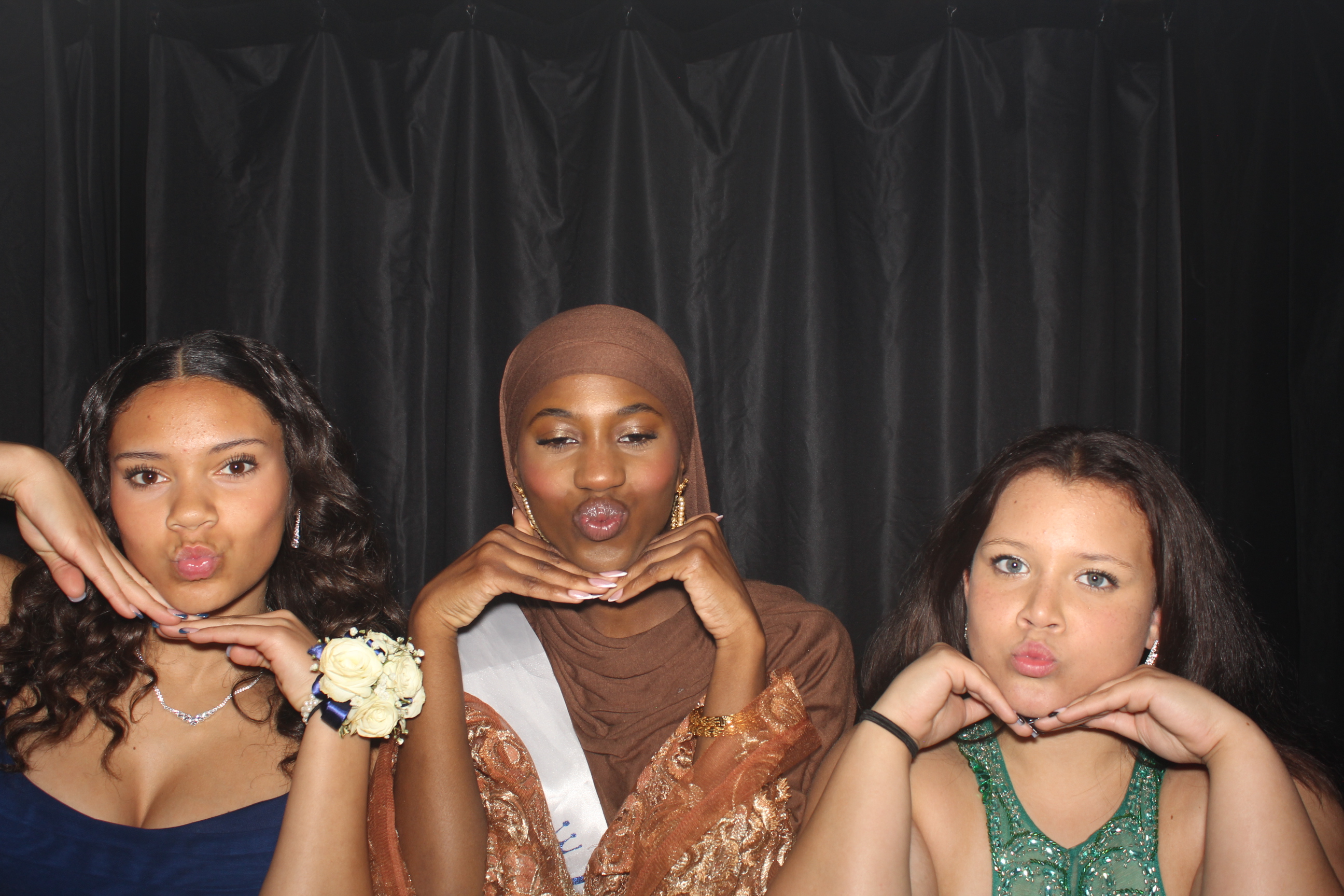 Reading Junior Senior Prom | View more photos from the event at gallery.photoboothcincy.com/u/PhotoBoothCincy/Reading-Junior-Senior-Prom-0