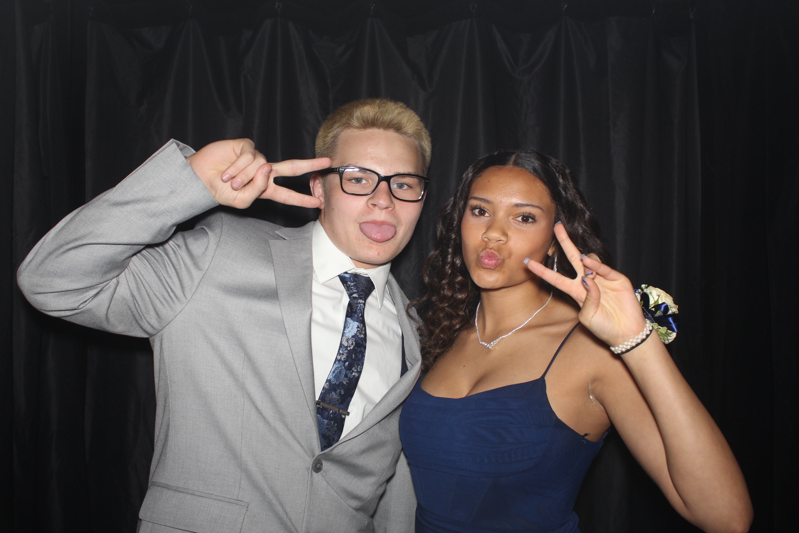 Reading Junior Senior Prom | View more photos from the event at gallery.photoboothcincy.com/u/PhotoBoothCincy/Reading-Junior-Senior-Prom-0
