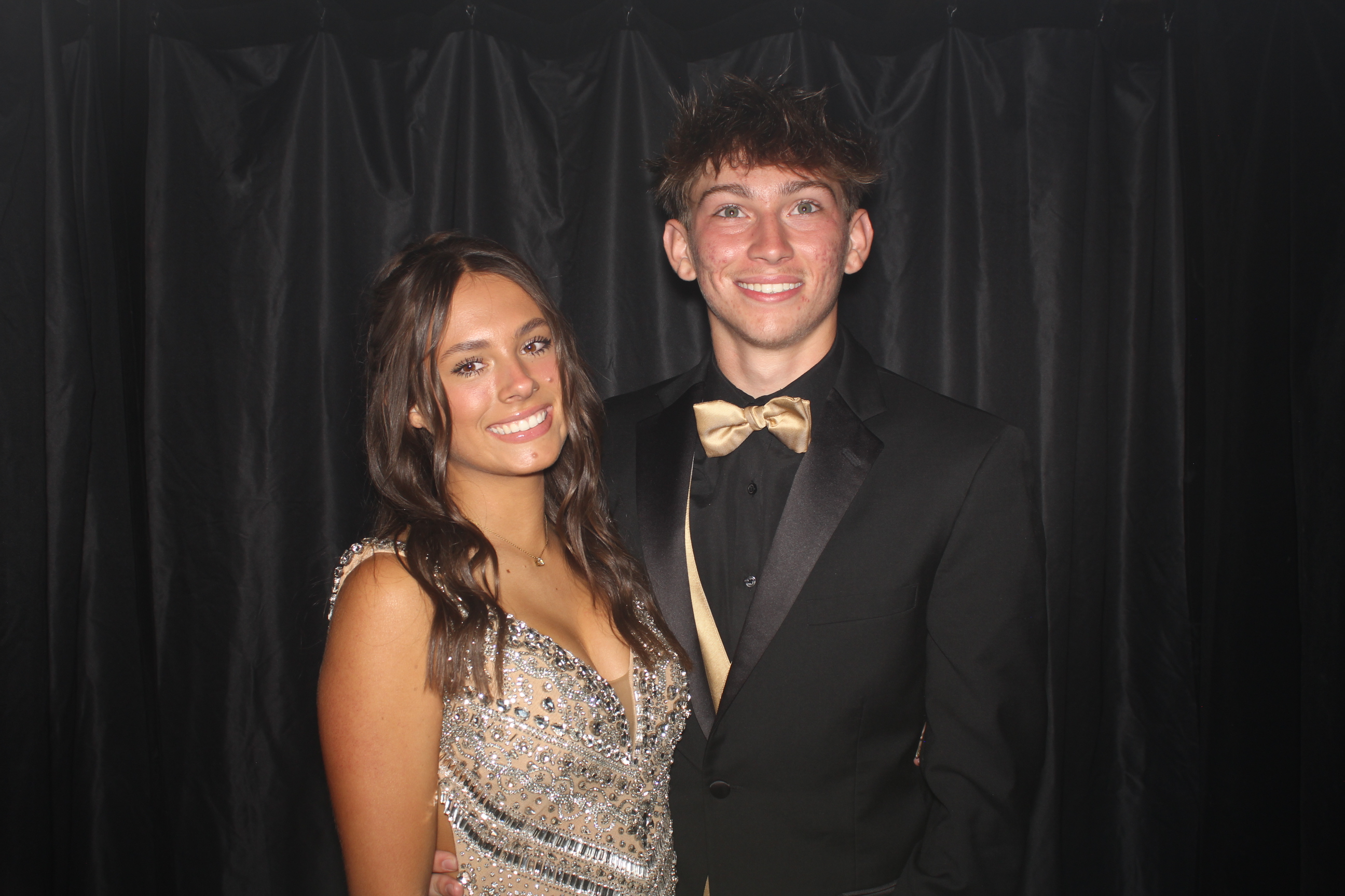Reading Junior Senior Prom | View more photos from the event at gallery.photoboothcincy.com/u/PhotoBoothCincy/Reading-Junior-Senior-Prom-0