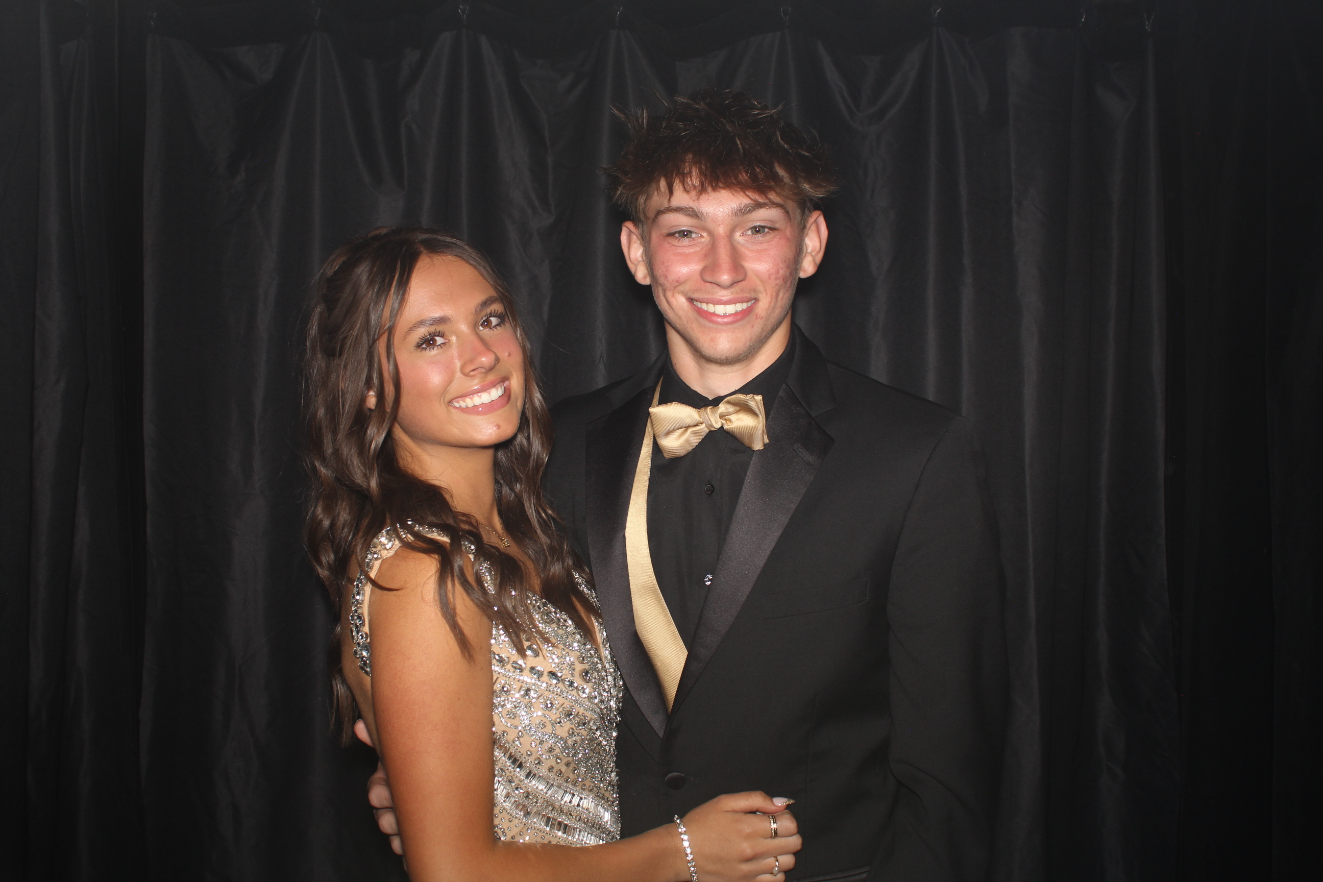 Reading Junior Senior Prom | View more photos from the event at gallery.photoboothcincy.com/u/PhotoBoothCincy/Reading-Junior-Senior-Prom-0