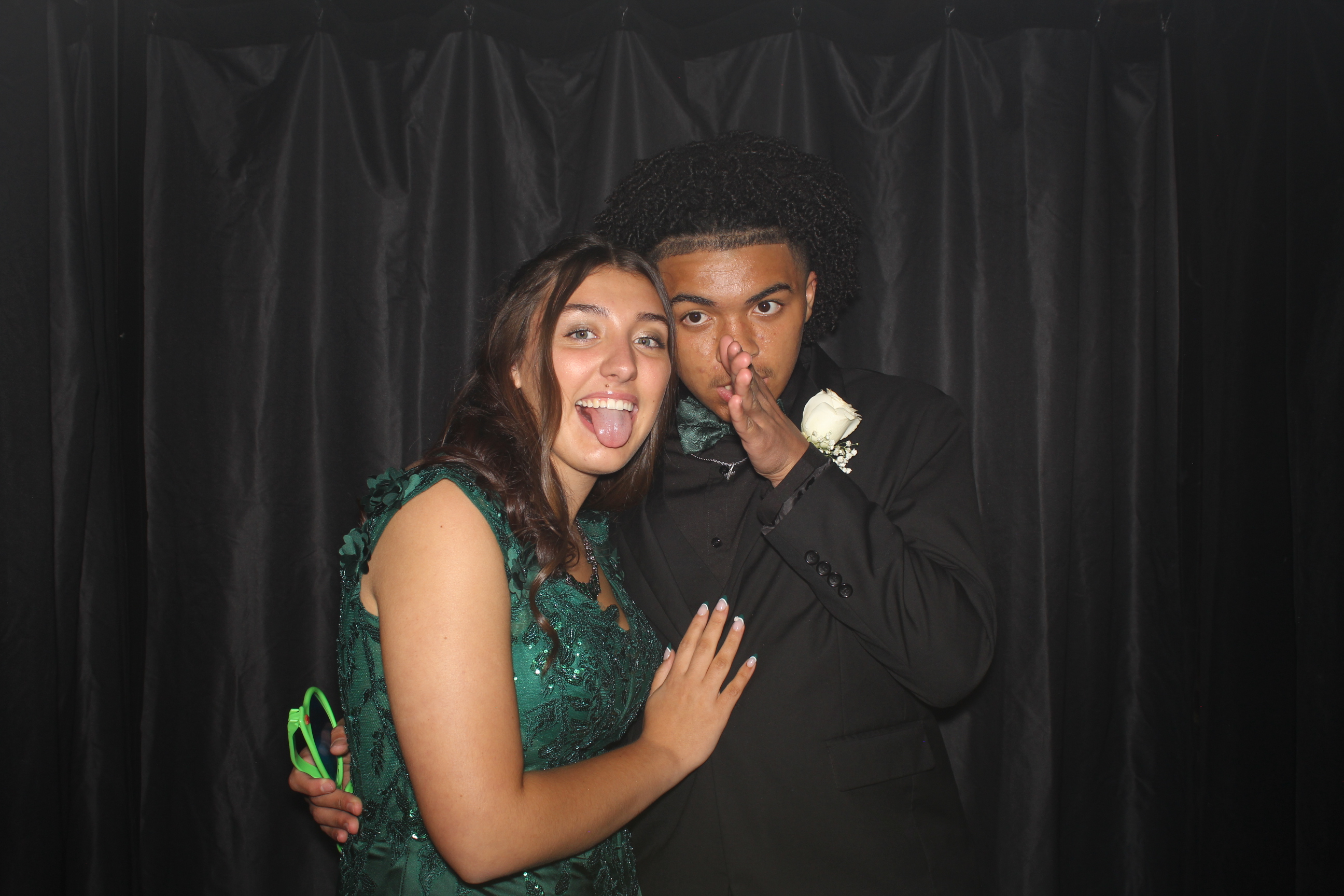 Reading Junior Senior Prom | View more photos from the event at gallery.photoboothcincy.com/u/PhotoBoothCincy/Reading-Junior-Senior-Prom-0
