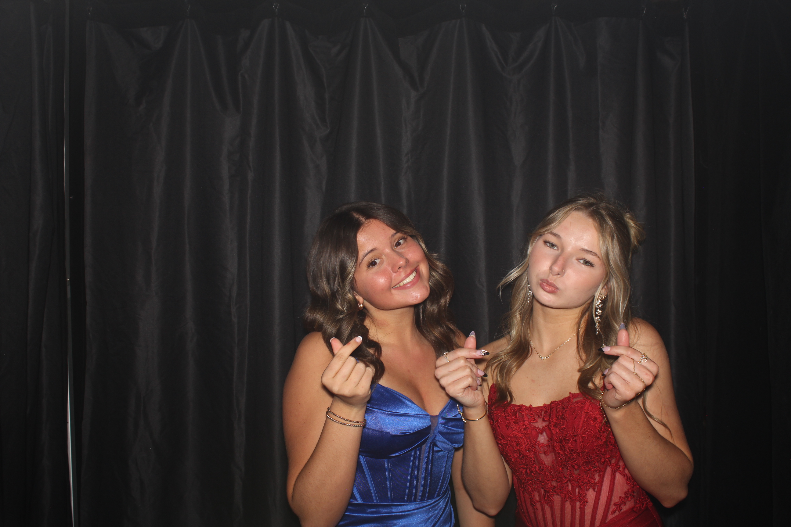 Reading Junior Senior Prom | View more photos from the event at gallery.photoboothcincy.com/u/PhotoBoothCincy/Reading-Junior-Senior-Prom-0