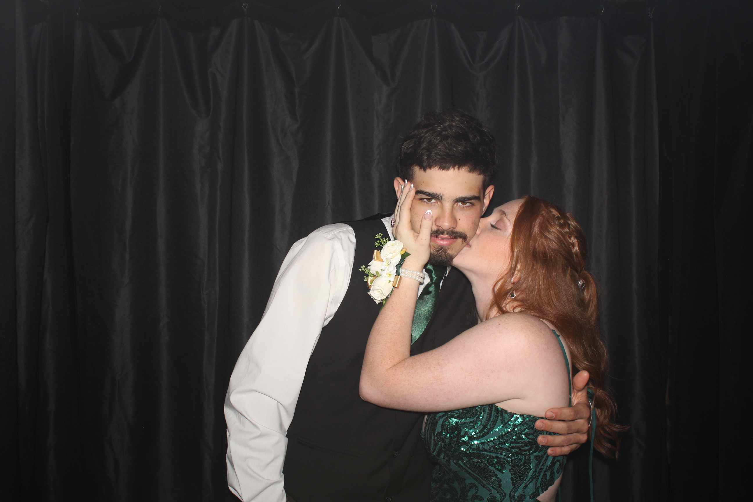 Reading Junior Senior Prom | View more photos from the event at gallery.photoboothcincy.com/u/PhotoBoothCincy/Reading-Junior-Senior-Prom-0