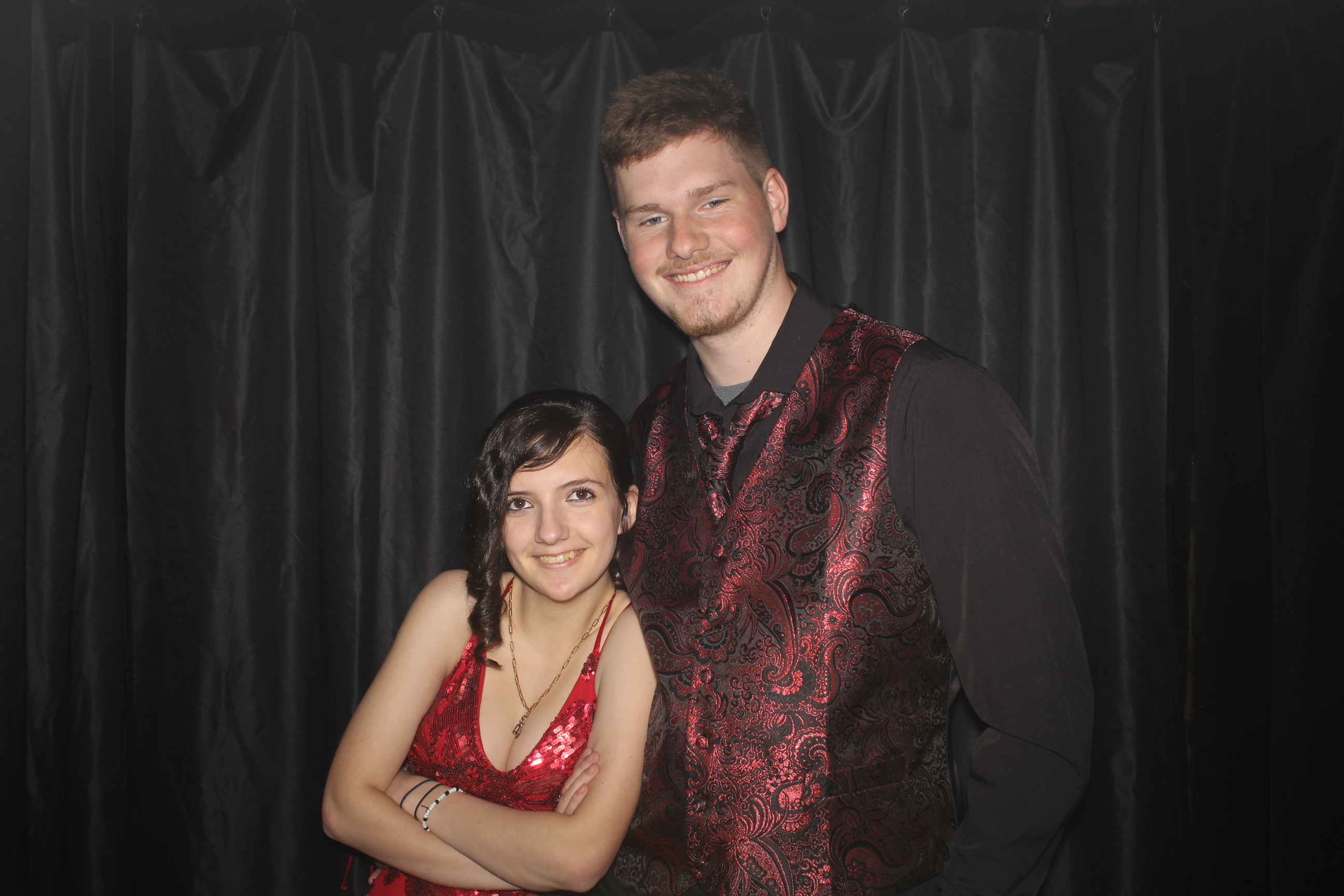 Reading Junior Senior Prom | View more photos from the event at gallery.photoboothcincy.com/u/PhotoBoothCincy/Reading-Junior-Senior-Prom-0