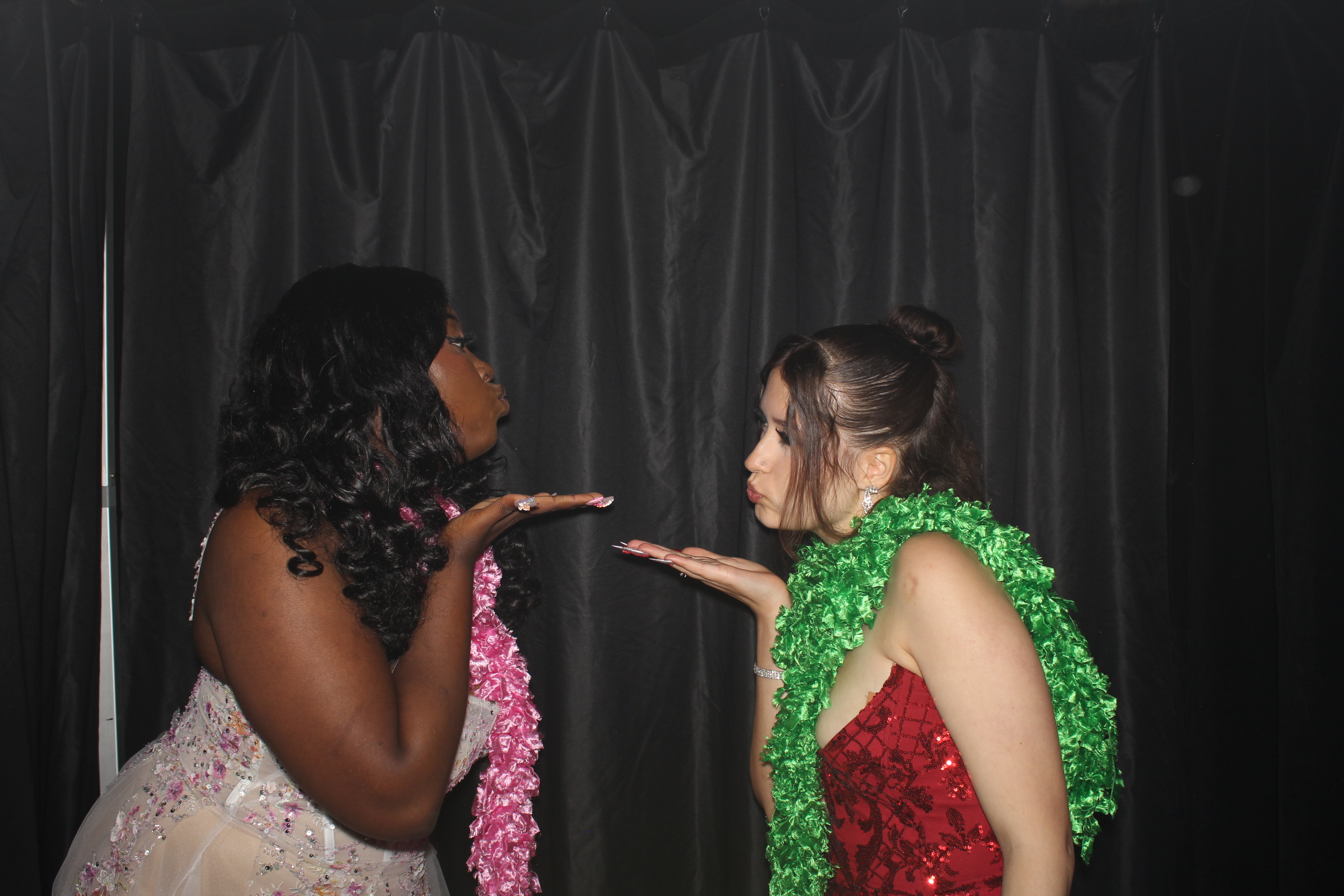 Reading Junior Senior Prom | View more photos from the event at gallery.photoboothcincy.com/u/PhotoBoothCincy/Reading-Junior-Senior-Prom-0