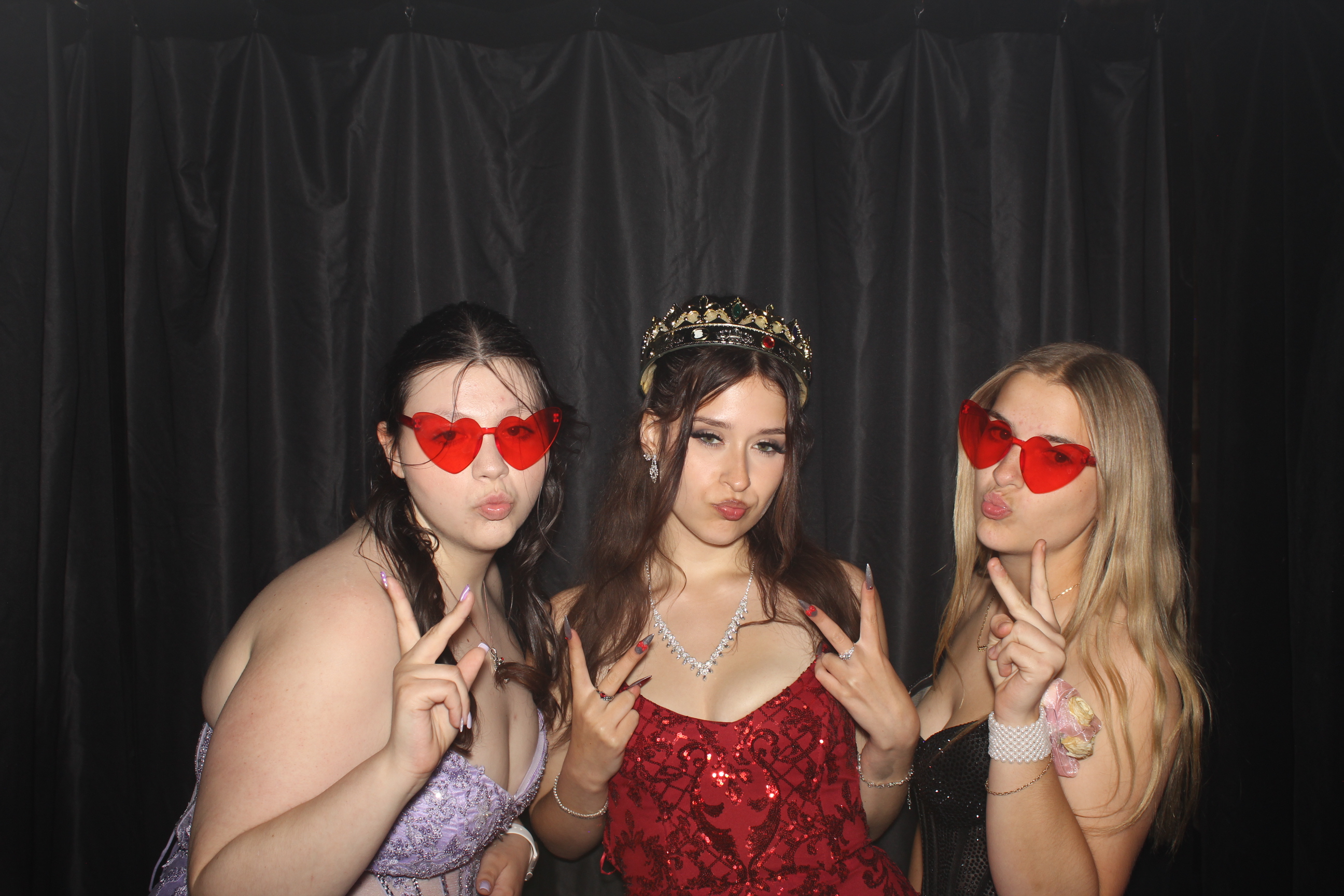 Reading Junior Senior Prom | View more photos from the event at gallery.photoboothcincy.com/u/PhotoBoothCincy/Reading-Junior-Senior-Prom-0