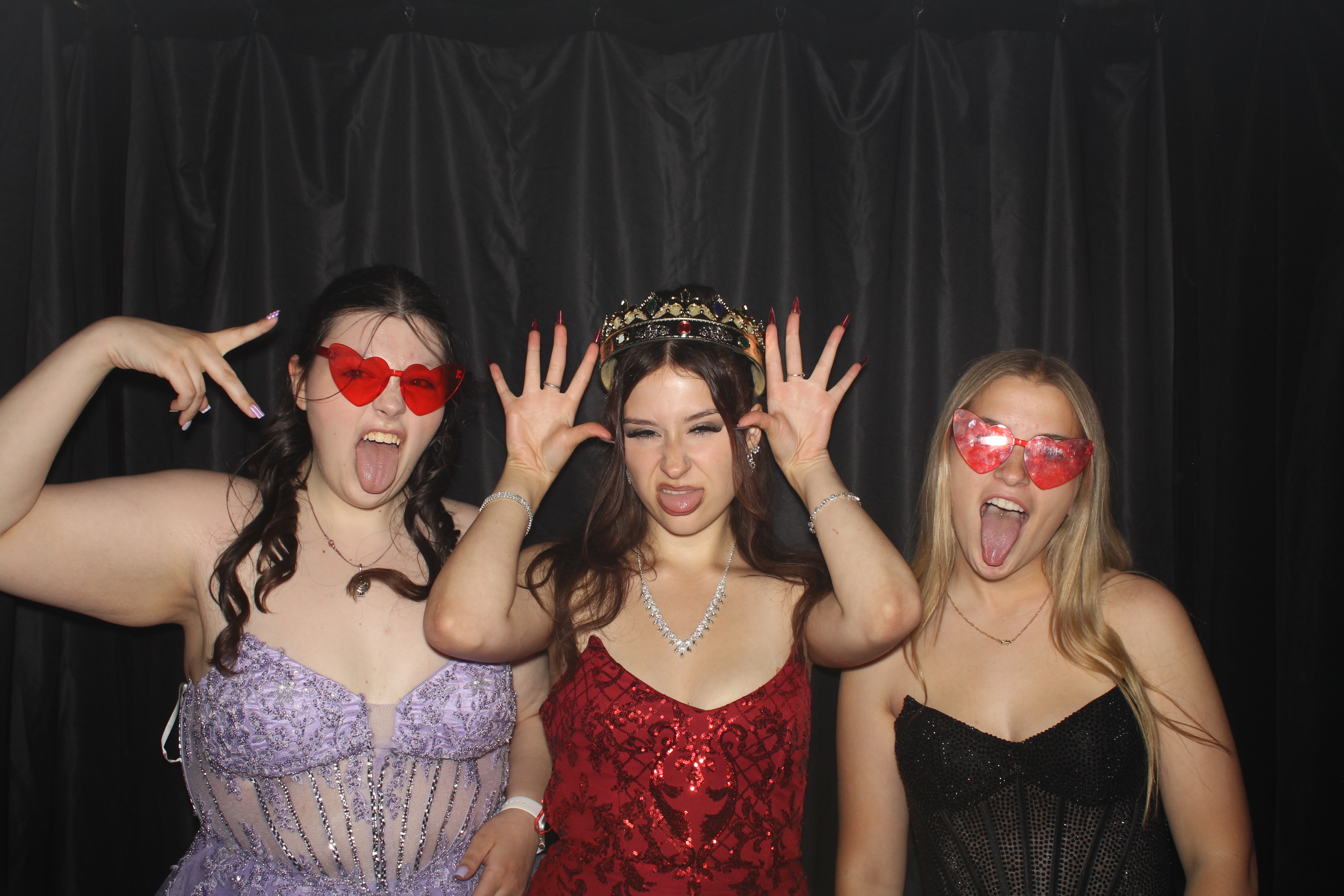 Reading Junior Senior Prom | View more photos from the event at gallery.photoboothcincy.com/u/PhotoBoothCincy/Reading-Junior-Senior-Prom-0