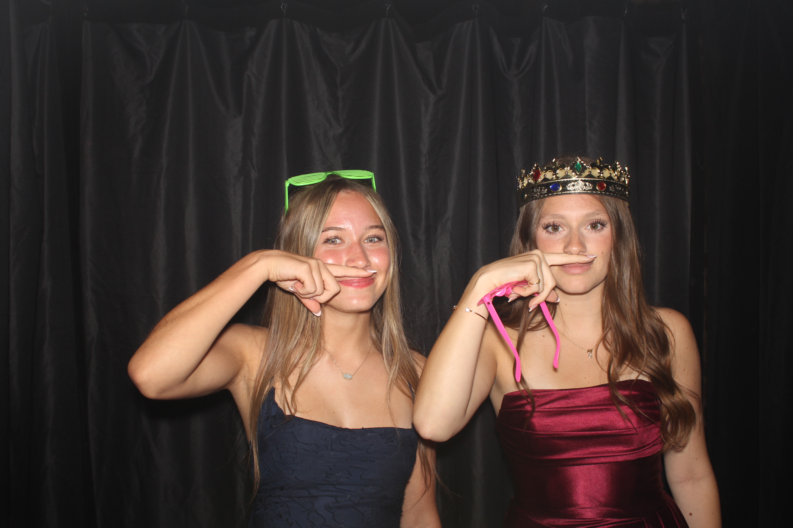 Reading Junior Senior Prom | View more photos from the event at gallery.photoboothcincy.com/u/PhotoBoothCincy/Reading-Junior-Senior-Prom-0