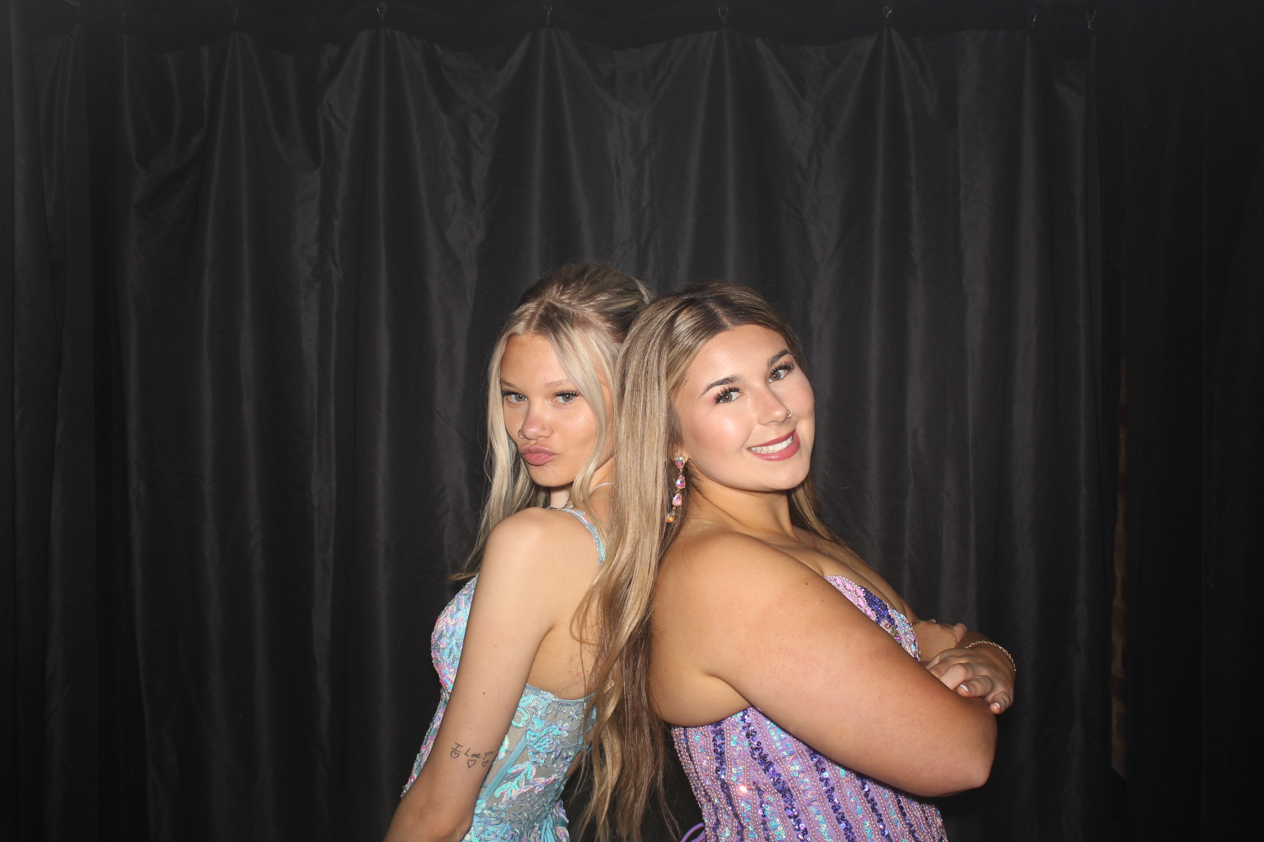 Reading Junior Senior Prom | View more photos from the event at gallery.photoboothcincy.com/u/PhotoBoothCincy/Reading-Junior-Senior-Prom-0