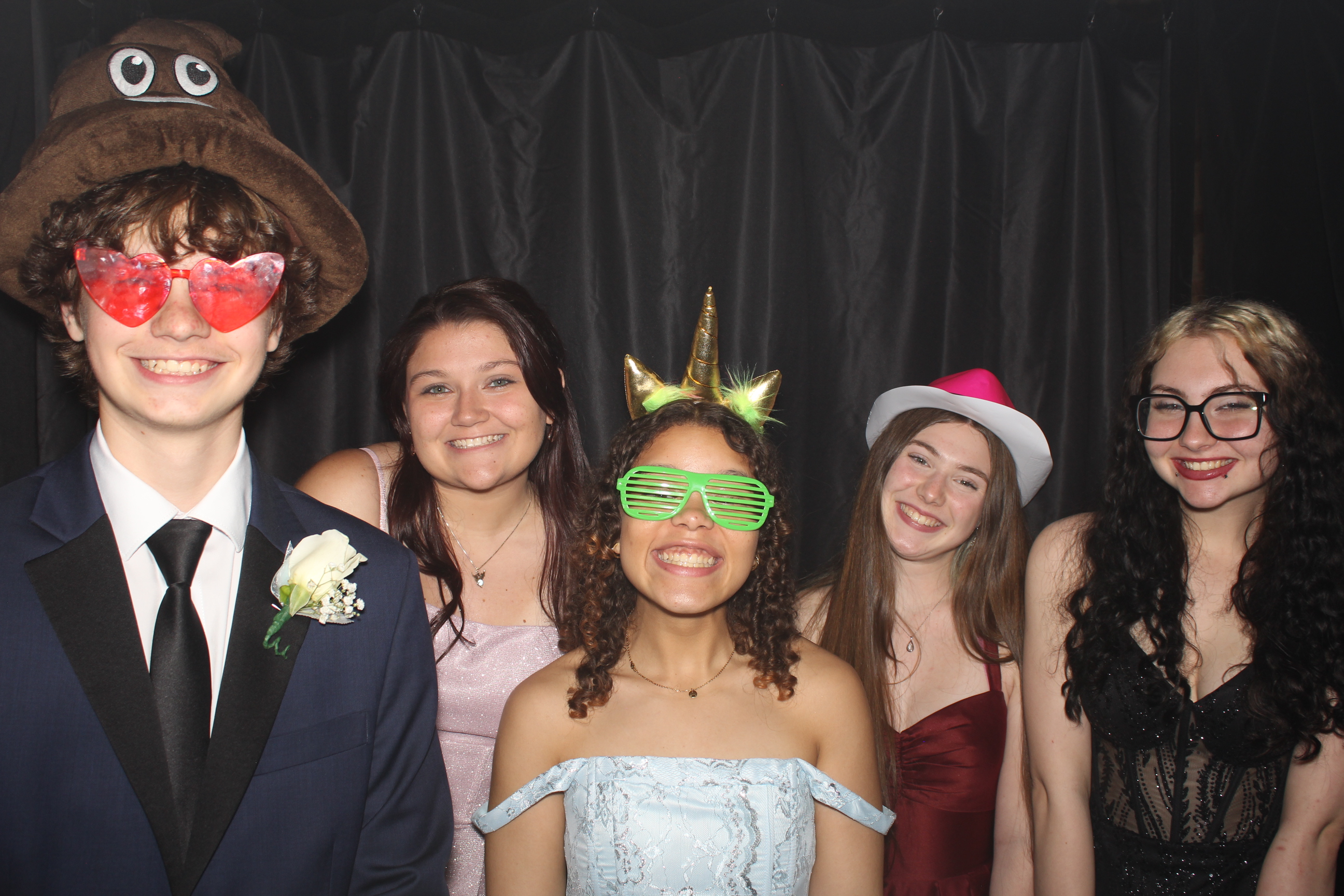 Reading Junior Senior Prom | View more photos from the event at gallery.photoboothcincy.com/u/PhotoBoothCincy/Reading-Junior-Senior-Prom-0