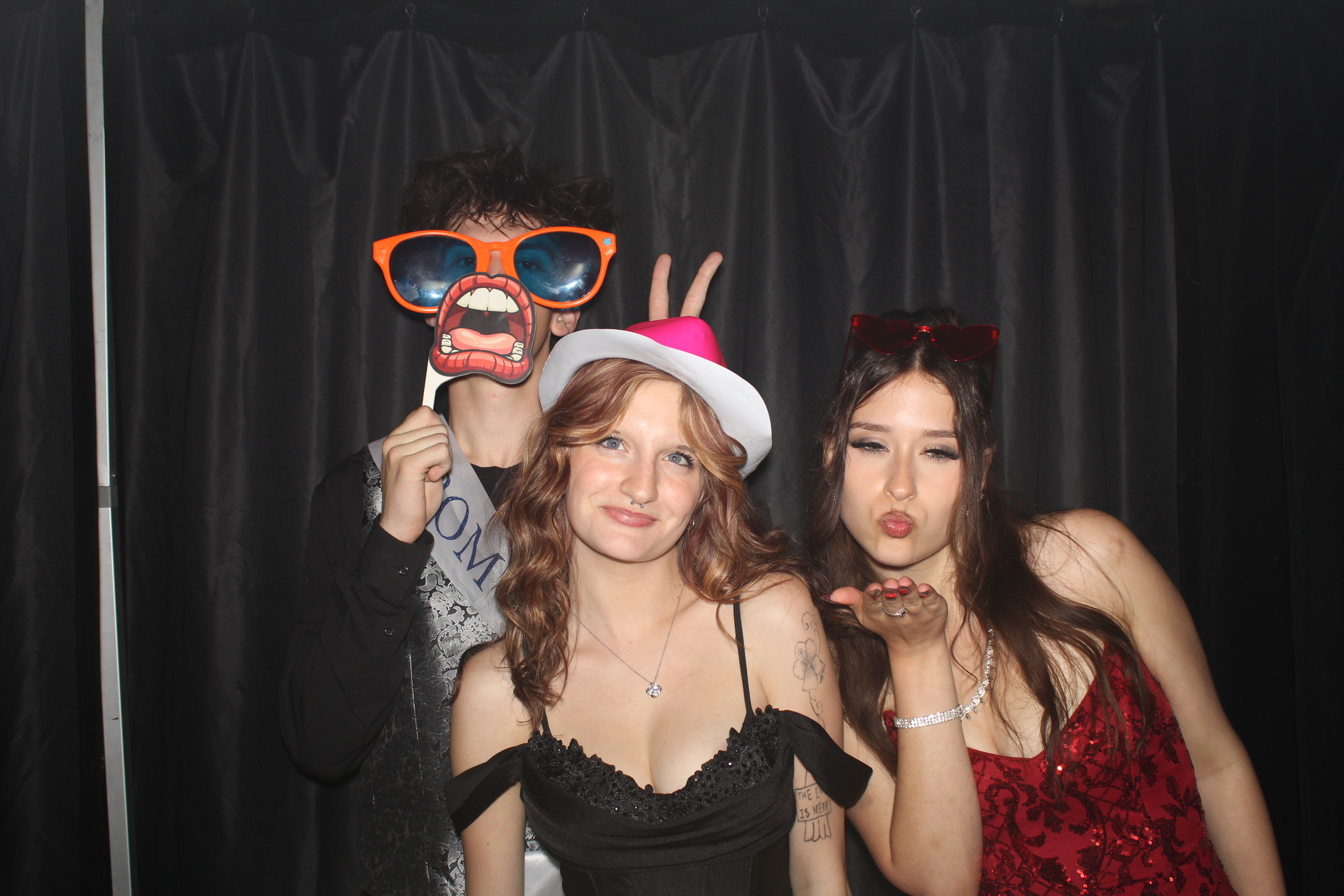 Reading Junior Senior Prom | View more photos from the event at gallery.photoboothcincy.com/u/PhotoBoothCincy/Reading-Junior-Senior-Prom-0