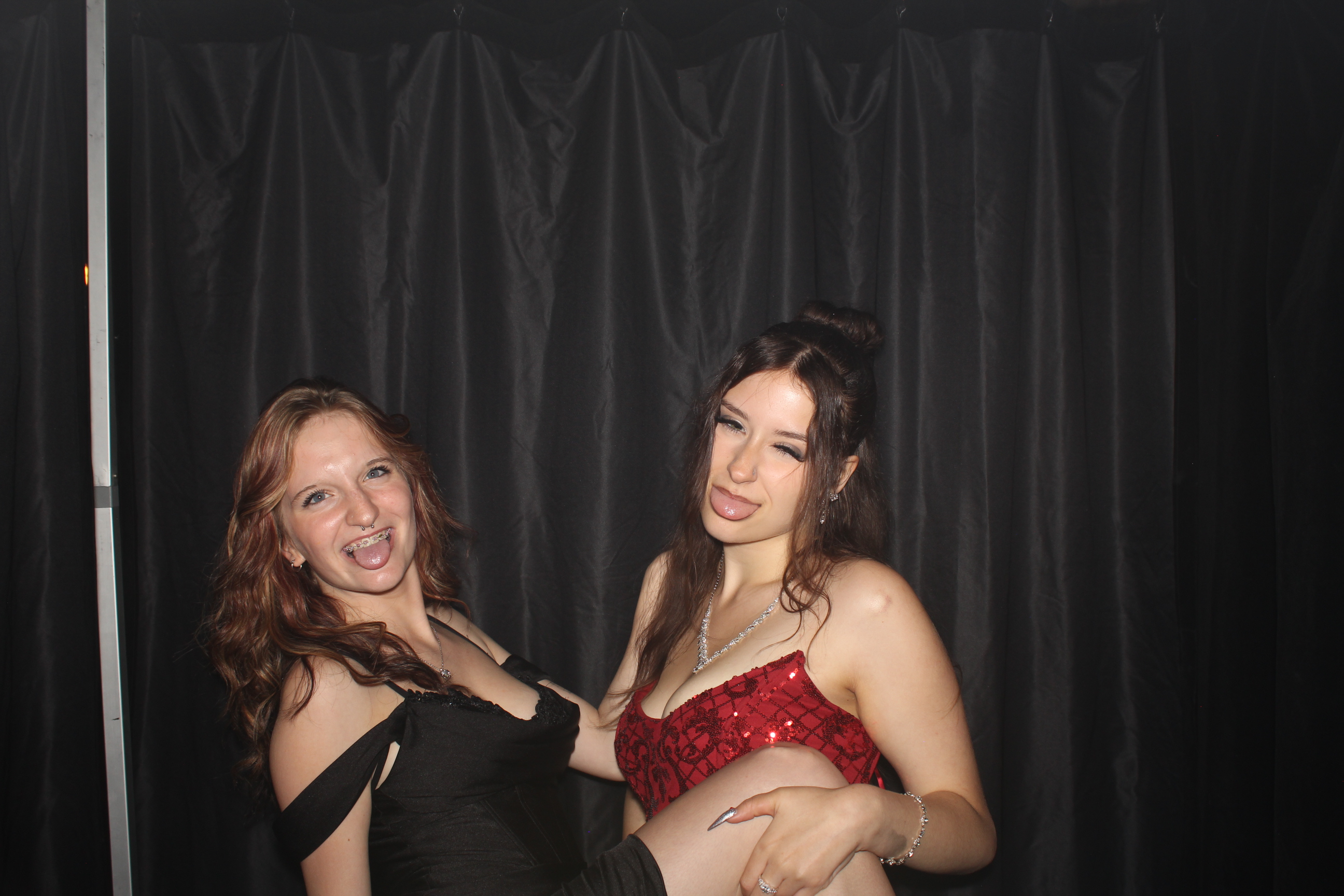 Reading Junior Senior Prom | View more photos from the event at gallery.photoboothcincy.com/u/PhotoBoothCincy/Reading-Junior-Senior-Prom-0