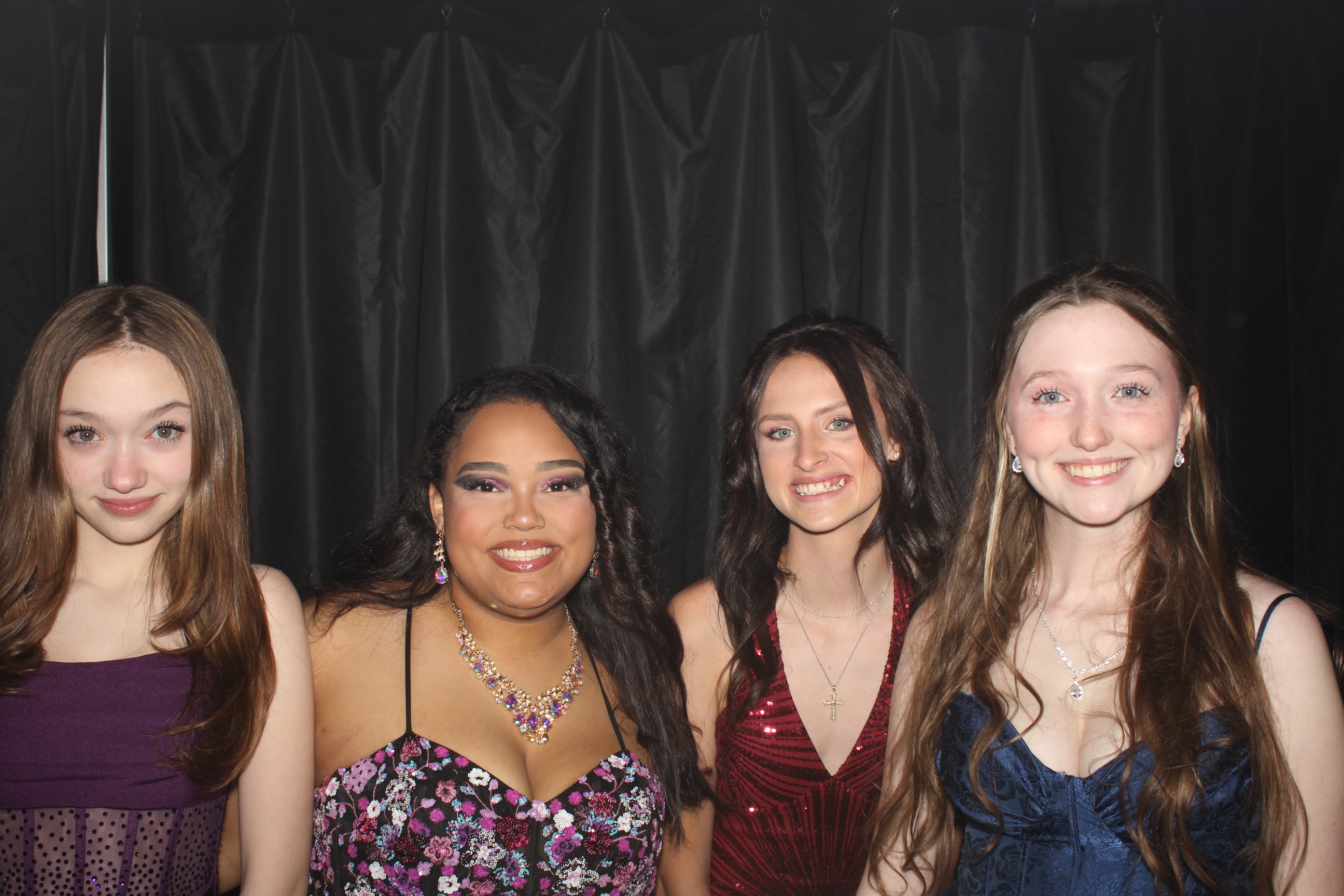 Reading Junior Senior Prom | View more photos from the event at gallery.photoboothcincy.com/u/PhotoBoothCincy/Reading-Junior-Senior-Prom-0