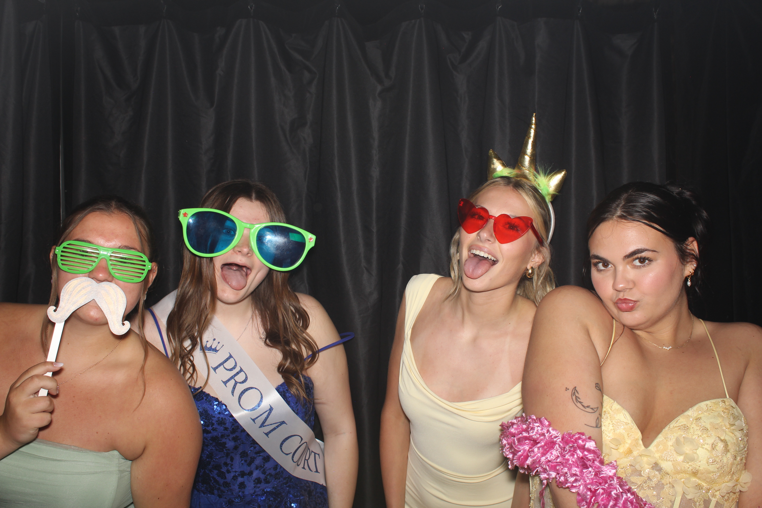 Reading Junior Senior Prom | View more photos from the event at gallery.photoboothcincy.com/u/PhotoBoothCincy/Reading-Junior-Senior-Prom-0