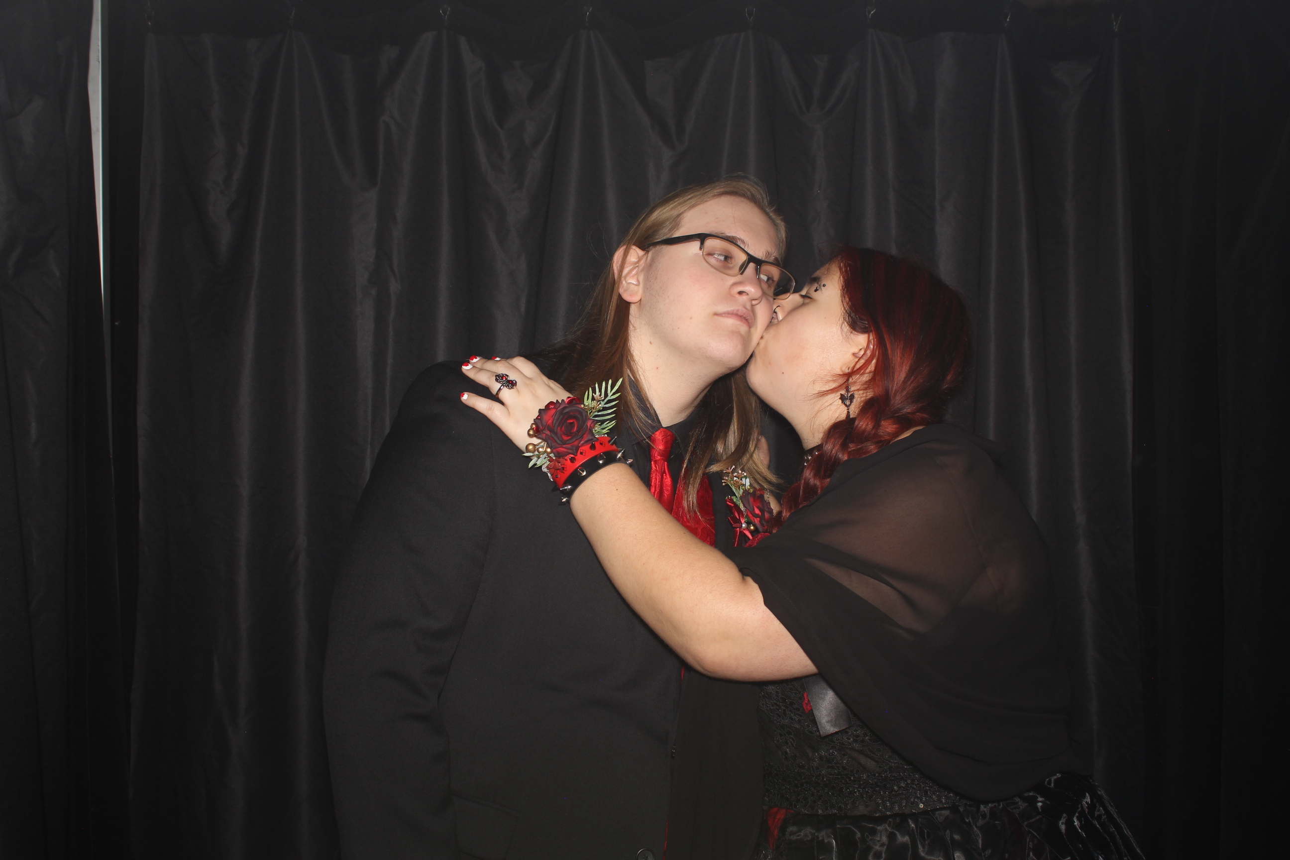Reading Junior Senior Prom | View more photos from the event at gallery.photoboothcincy.com/u/PhotoBoothCincy/Reading-Junior-Senior-Prom-0