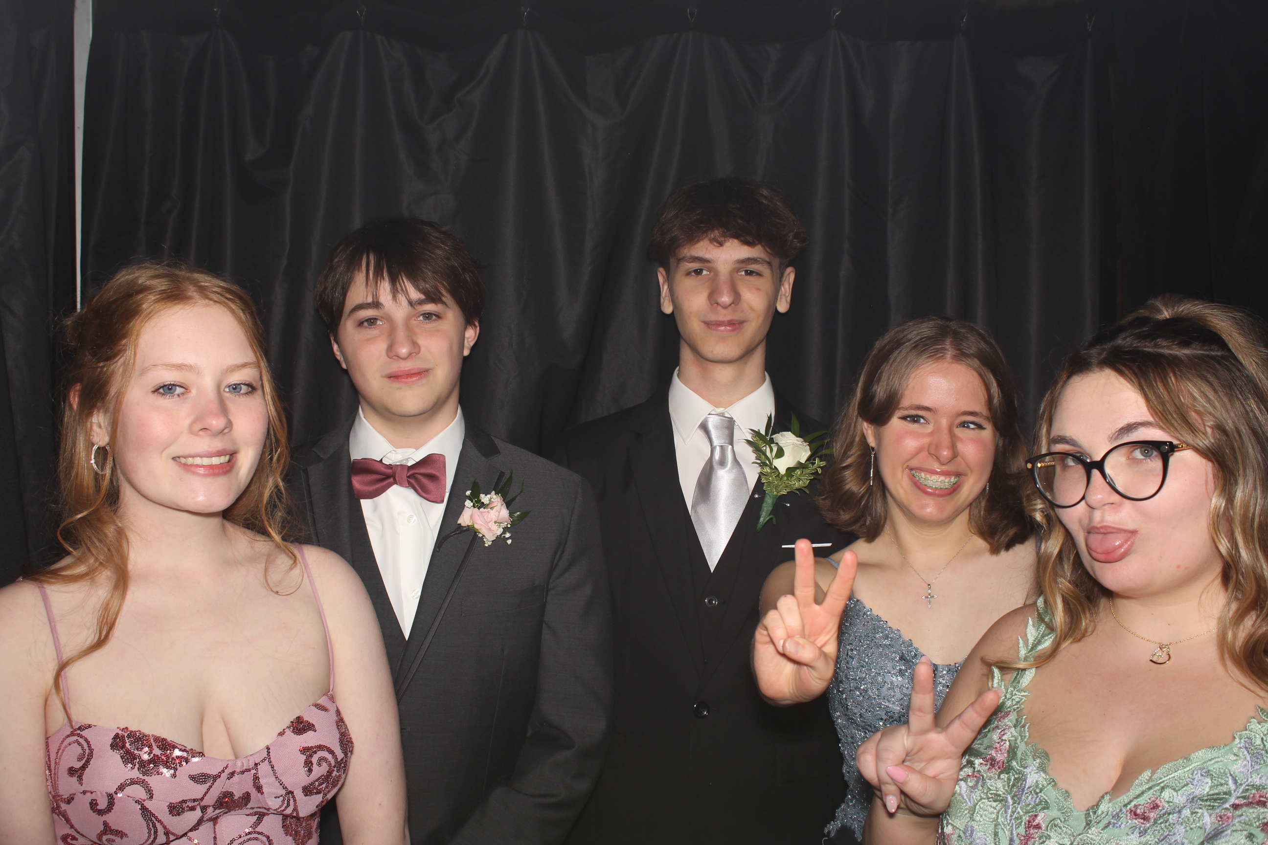 Reading Junior Senior Prom | View more photos from the event at gallery.photoboothcincy.com/u/PhotoBoothCincy/Reading-Junior-Senior-Prom-0