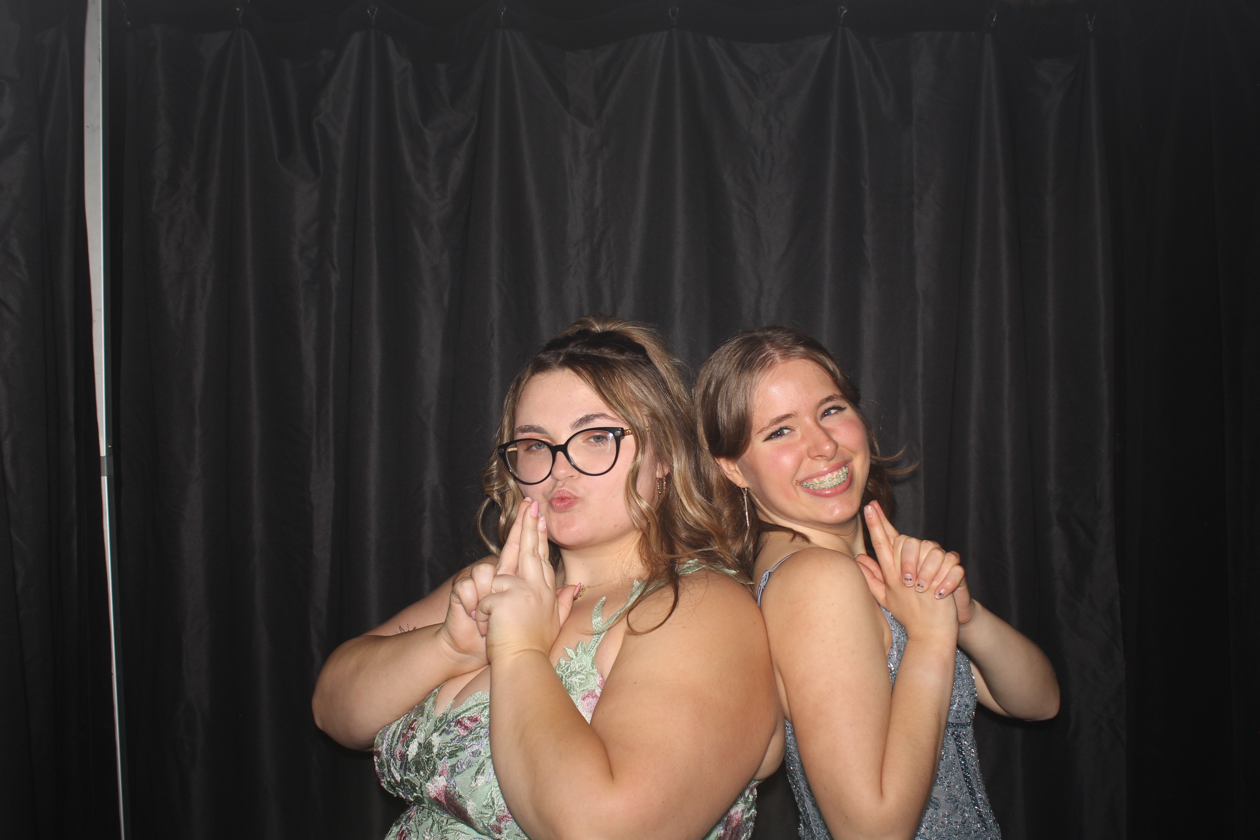 Reading Junior Senior Prom | View more photos from the event at gallery.photoboothcincy.com/u/PhotoBoothCincy/Reading-Junior-Senior-Prom-0
