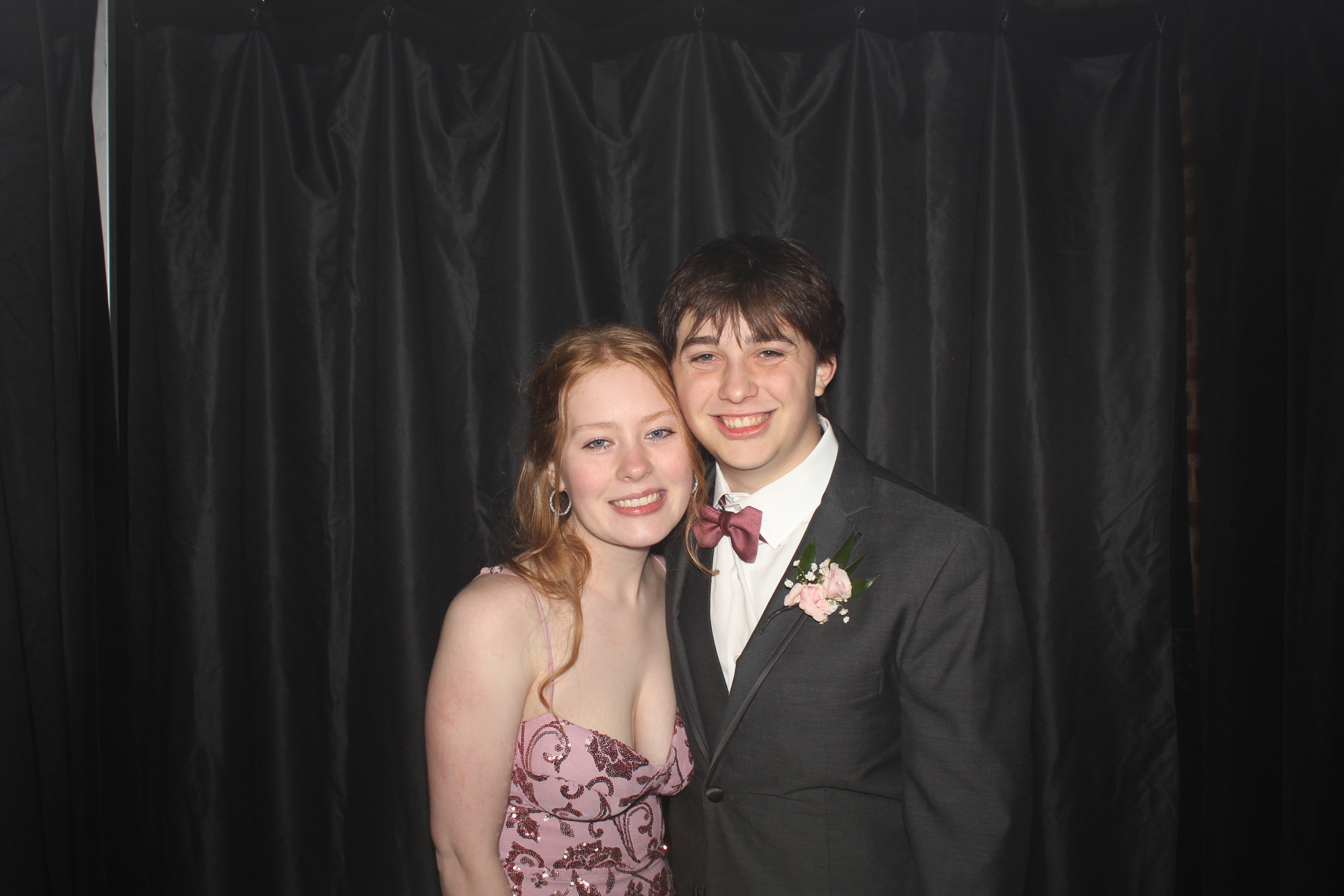 Reading Junior Senior Prom | View more photos from the event at gallery.photoboothcincy.com/u/PhotoBoothCincy/Reading-Junior-Senior-Prom-0