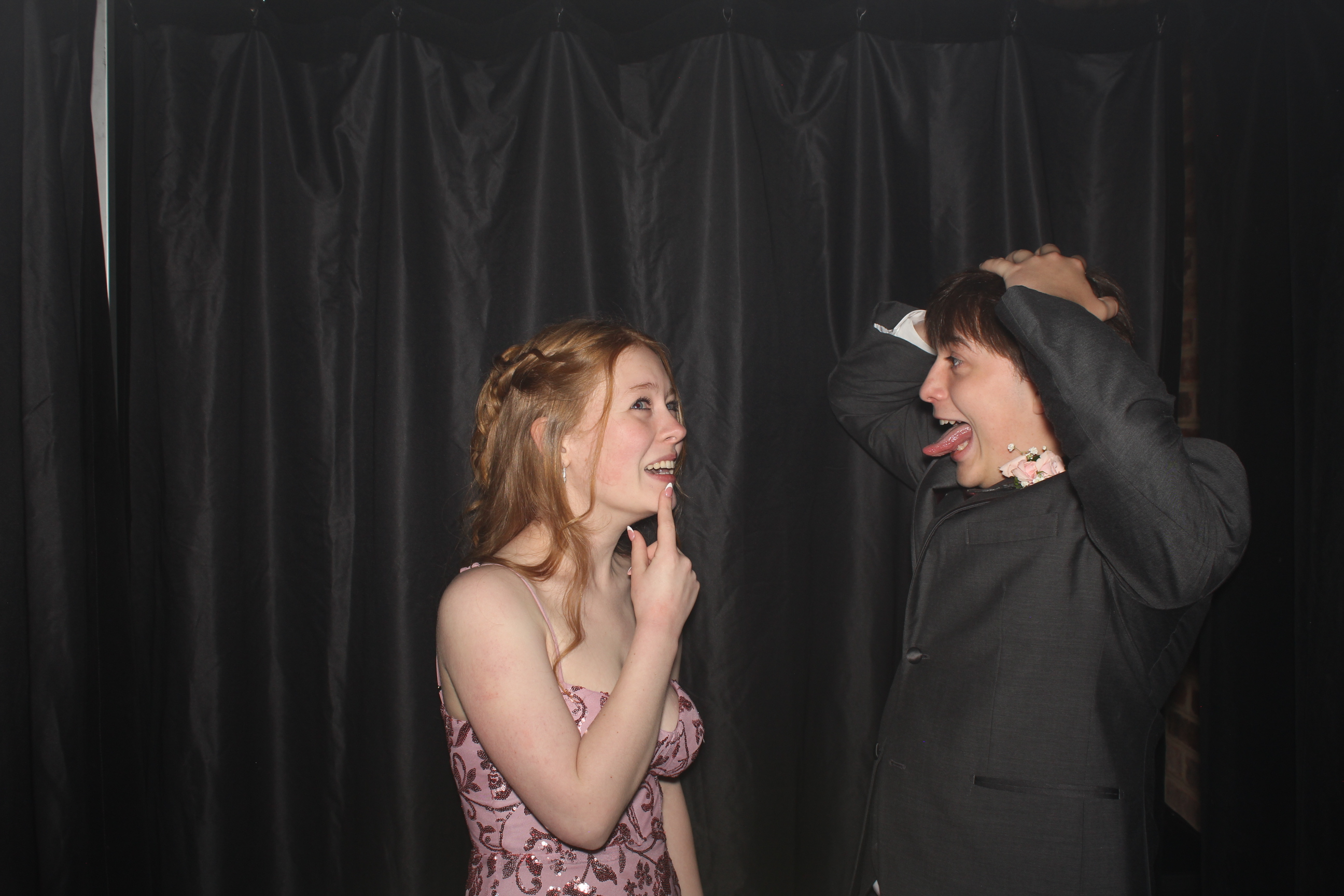 Reading Junior Senior Prom | View more photos from the event at gallery.photoboothcincy.com/u/PhotoBoothCincy/Reading-Junior-Senior-Prom-0