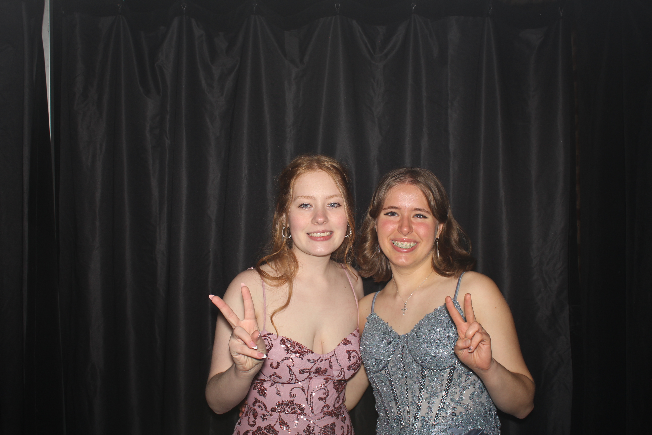 Reading Junior Senior Prom | View more photos from the event at gallery.photoboothcincy.com/u/PhotoBoothCincy/Reading-Junior-Senior-Prom-0
