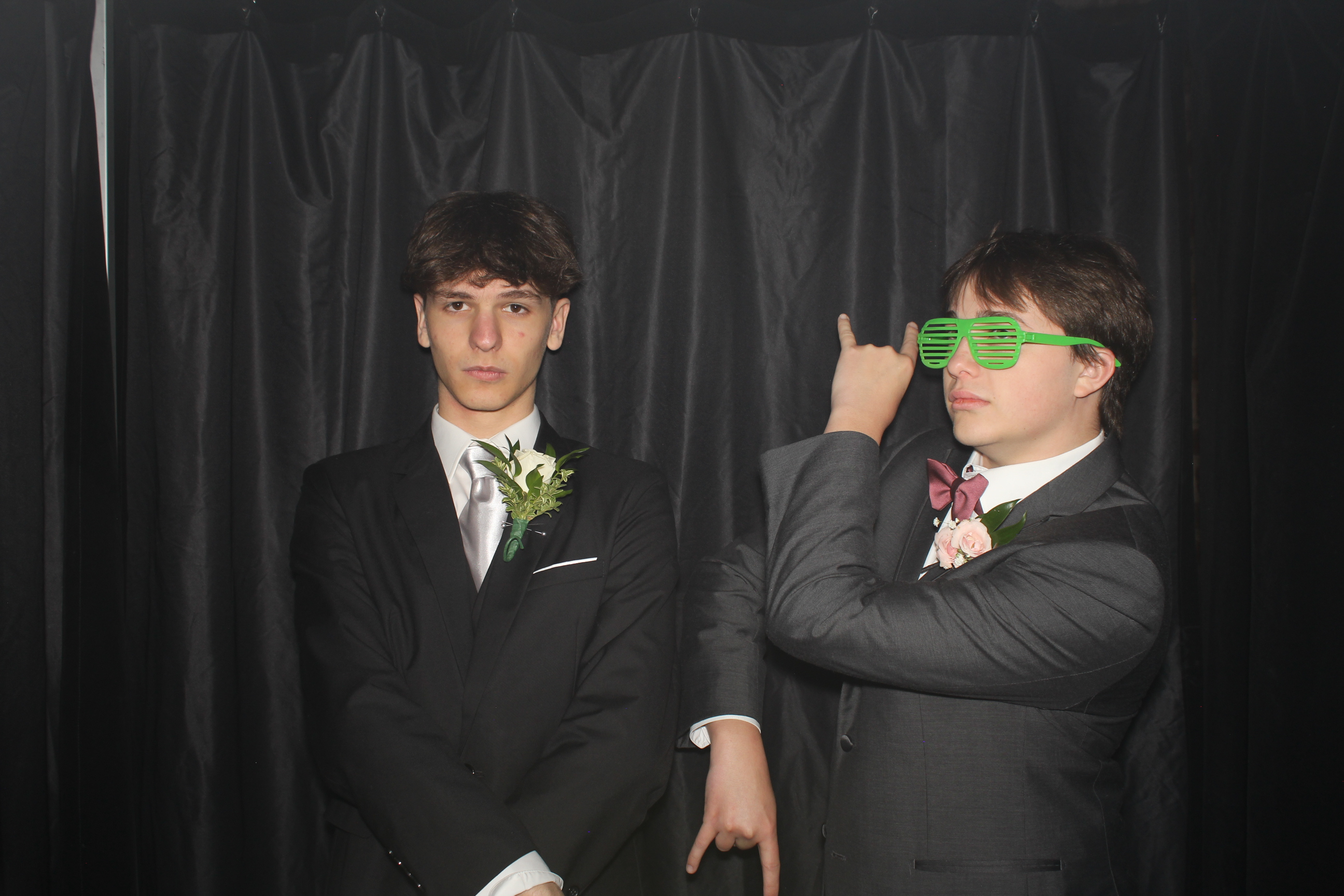 Reading Junior Senior Prom | View more photos from the event at gallery.photoboothcincy.com/u/PhotoBoothCincy/Reading-Junior-Senior-Prom-0