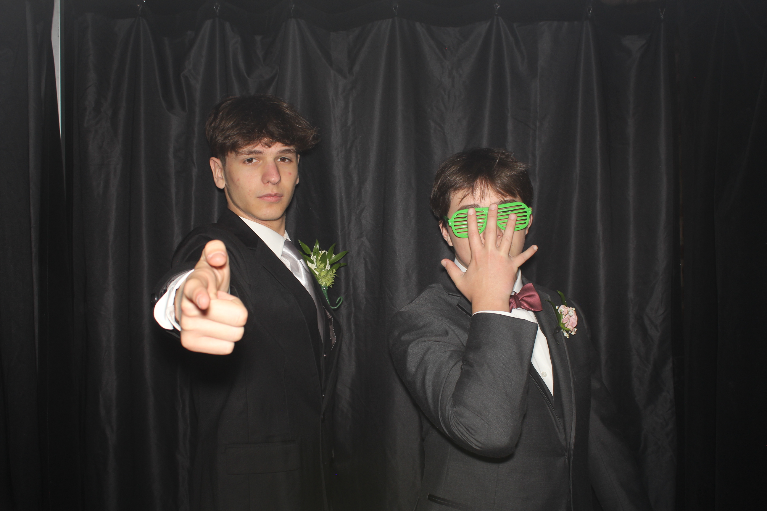 Reading Junior Senior Prom | View more photos from the event at gallery.photoboothcincy.com/u/PhotoBoothCincy/Reading-Junior-Senior-Prom-0