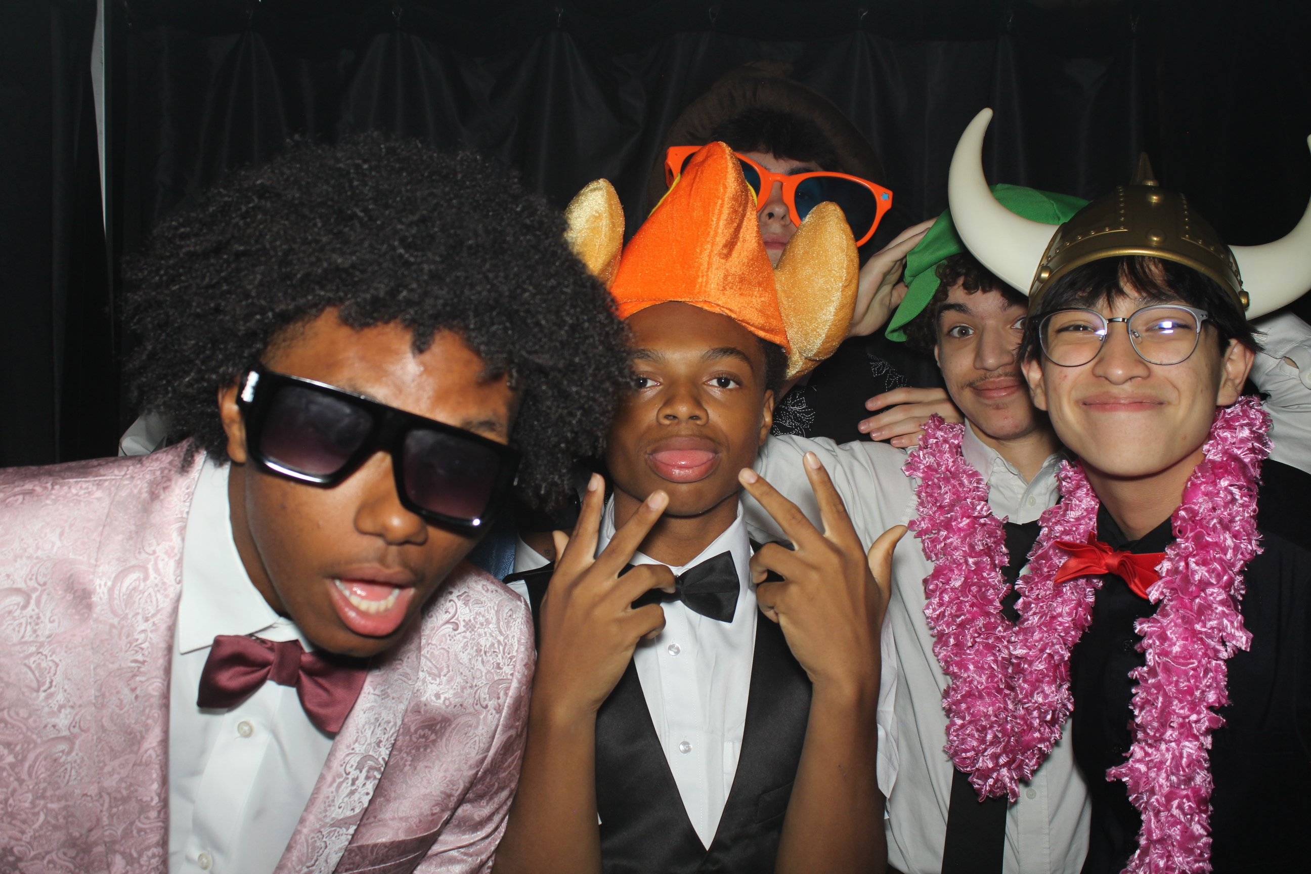 Reading Junior Senior Prom | View more photos from the event at gallery.photoboothcincy.com/u/PhotoBoothCincy/Reading-Junior-Senior-Prom-0