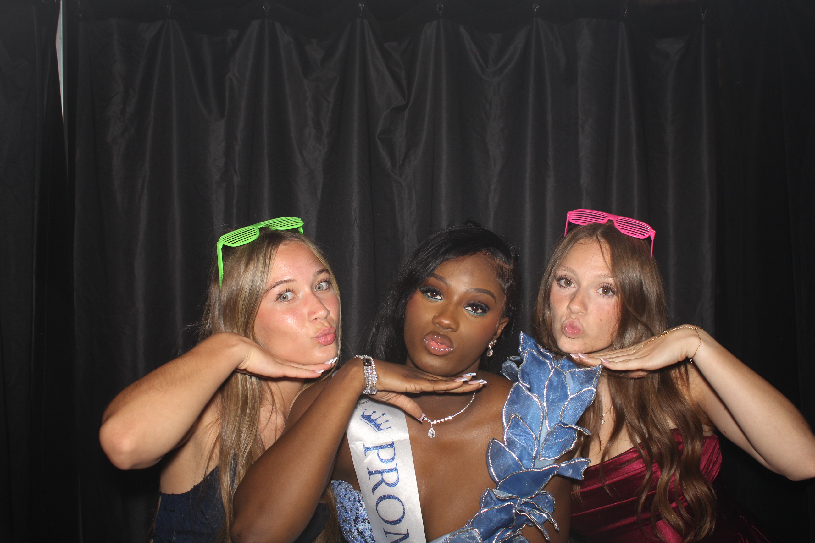Reading Junior Senior Prom | View more photos from the event at gallery.photoboothcincy.com/u/PhotoBoothCincy/Reading-Junior-Senior-Prom-0