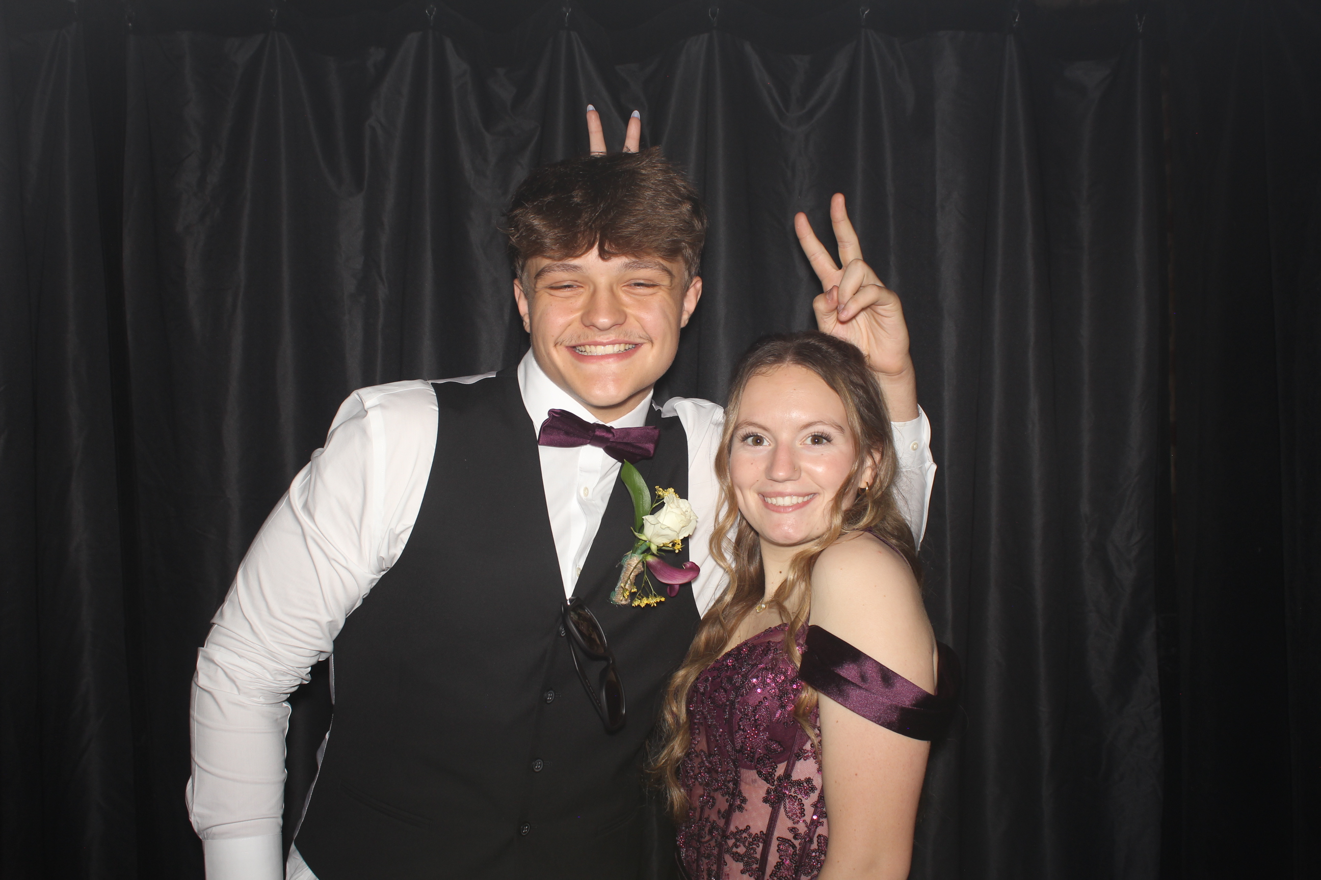 Reading Junior Senior Prom | View more photos from the event at gallery.photoboothcincy.com/u/PhotoBoothCincy/Reading-Junior-Senior-Prom-0