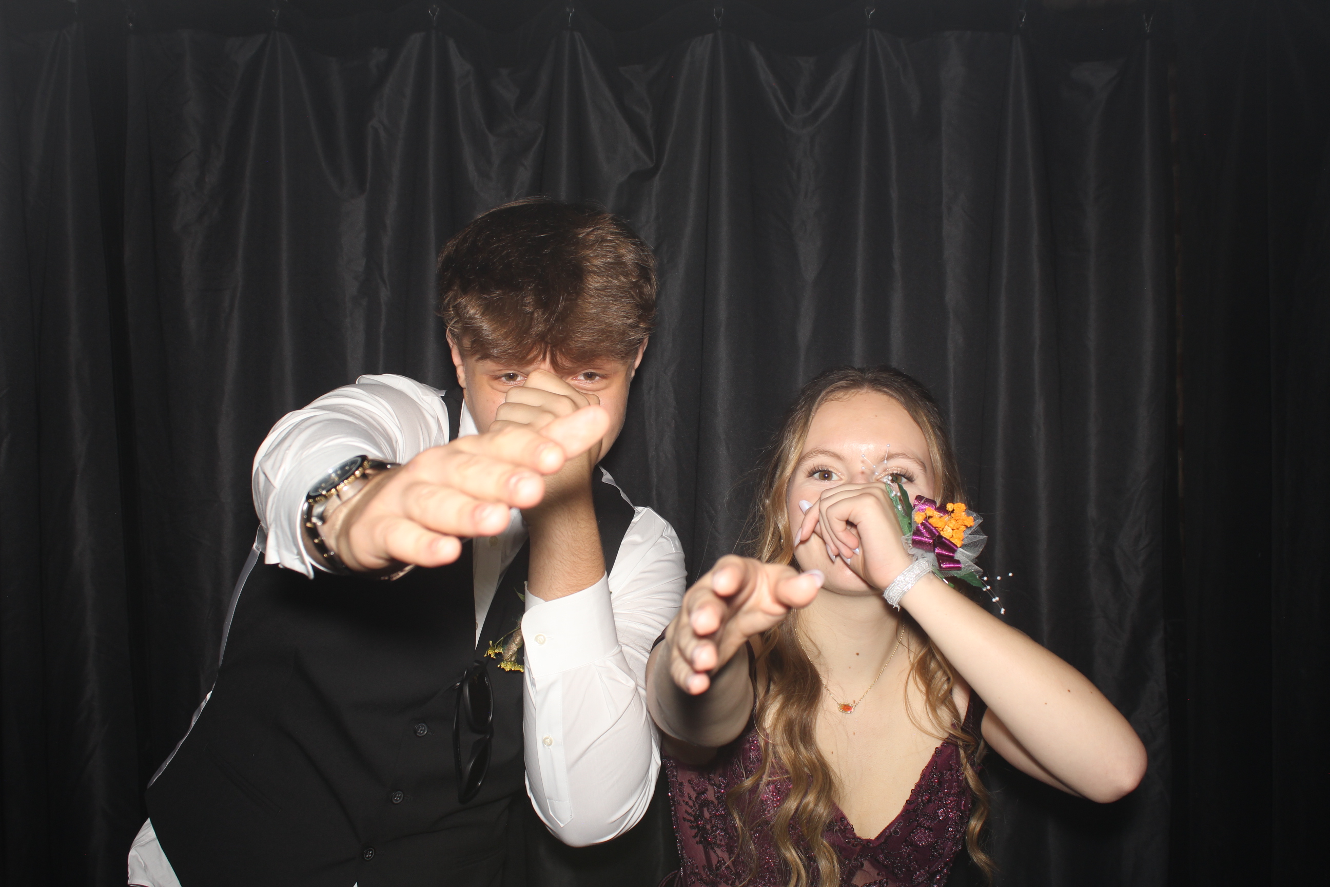 Reading Junior Senior Prom | View more photos from the event at gallery.photoboothcincy.com/u/PhotoBoothCincy/Reading-Junior-Senior-Prom-0