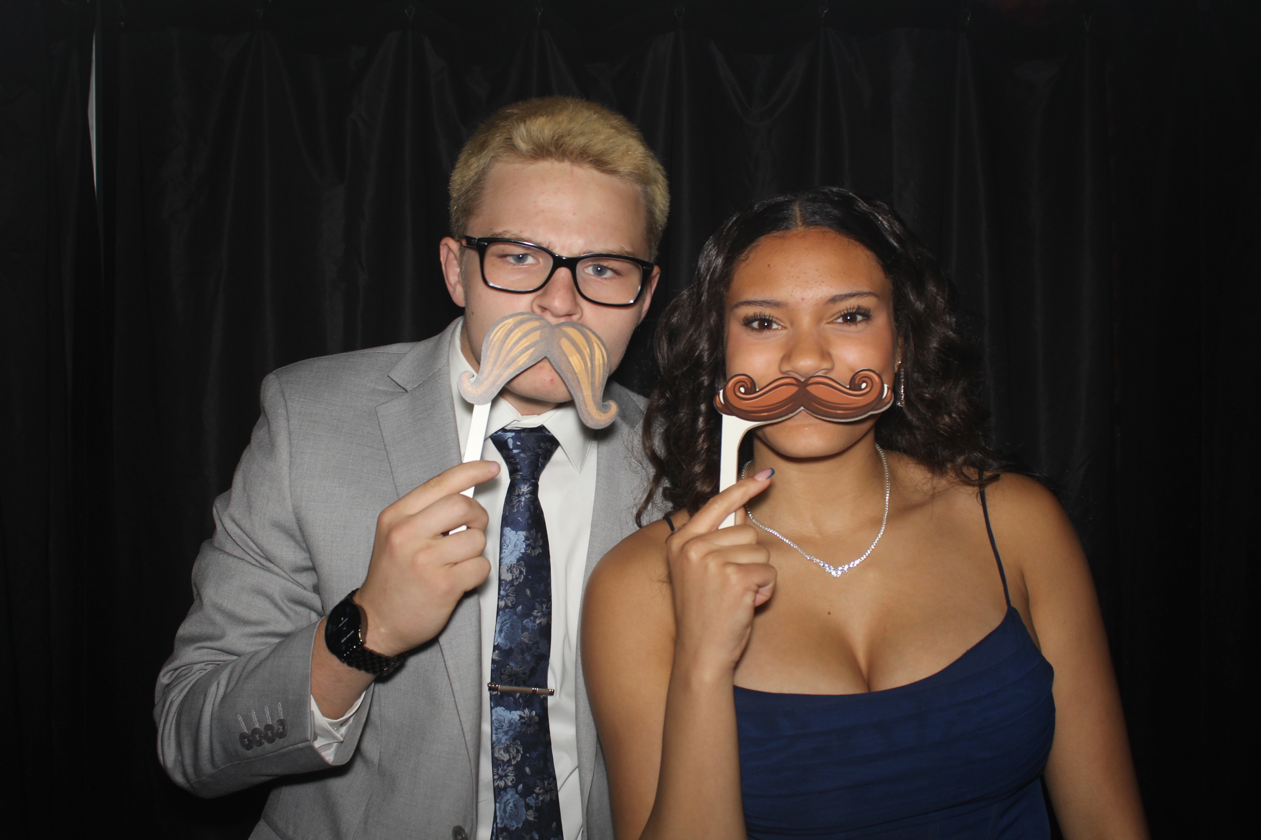 Reading Junior Senior Prom | View more photos from the event at gallery.photoboothcincy.com/u/PhotoBoothCincy/Reading-Junior-Senior-Prom-0