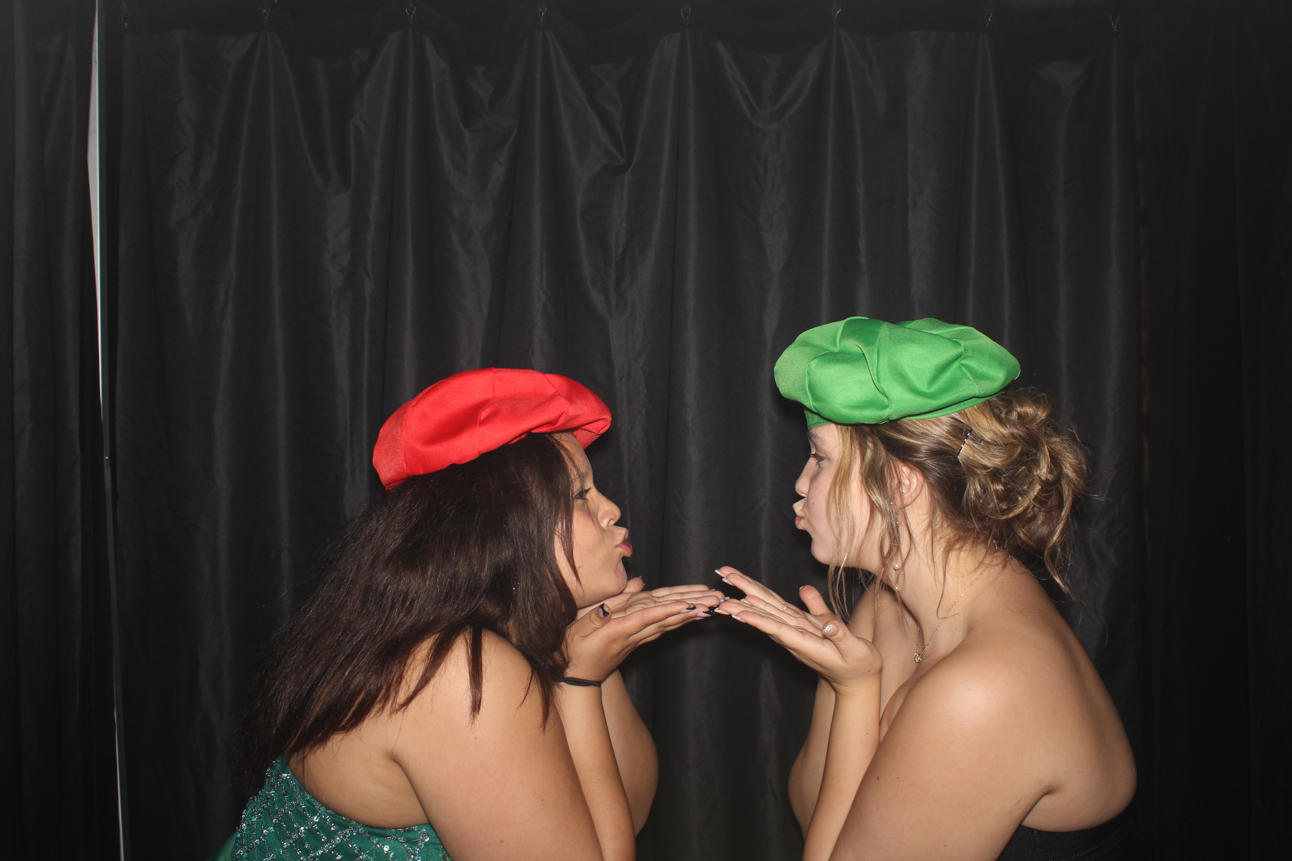 Reading Junior Senior Prom | View more photos from the event at gallery.photoboothcincy.com/u/PhotoBoothCincy/Reading-Junior-Senior-Prom-0