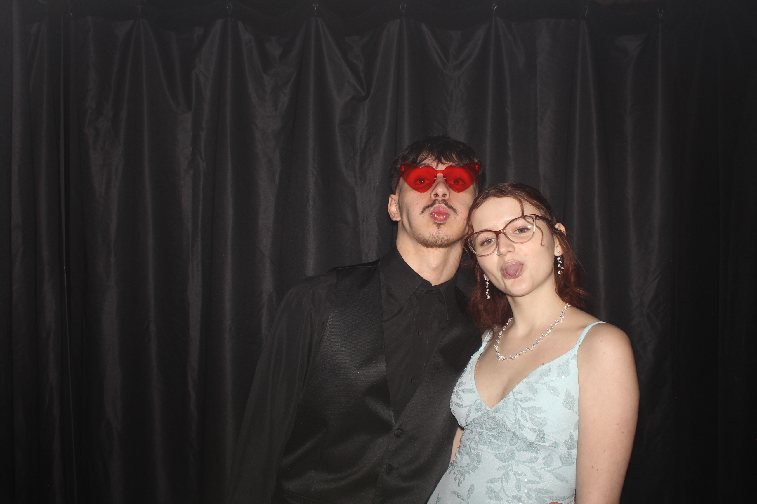 Reading Junior Senior Prom | View more photos from the event at gallery.photoboothcincy.com/u/PhotoBoothCincy/Reading-Junior-Senior-Prom-0