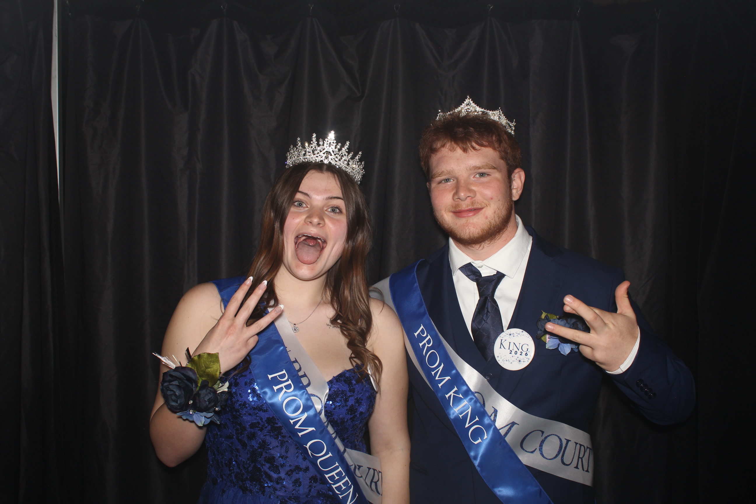 Reading Junior Senior Prom | View more photos from the event at gallery.photoboothcincy.com/u/PhotoBoothCincy/Reading-Junior-Senior-Prom-0