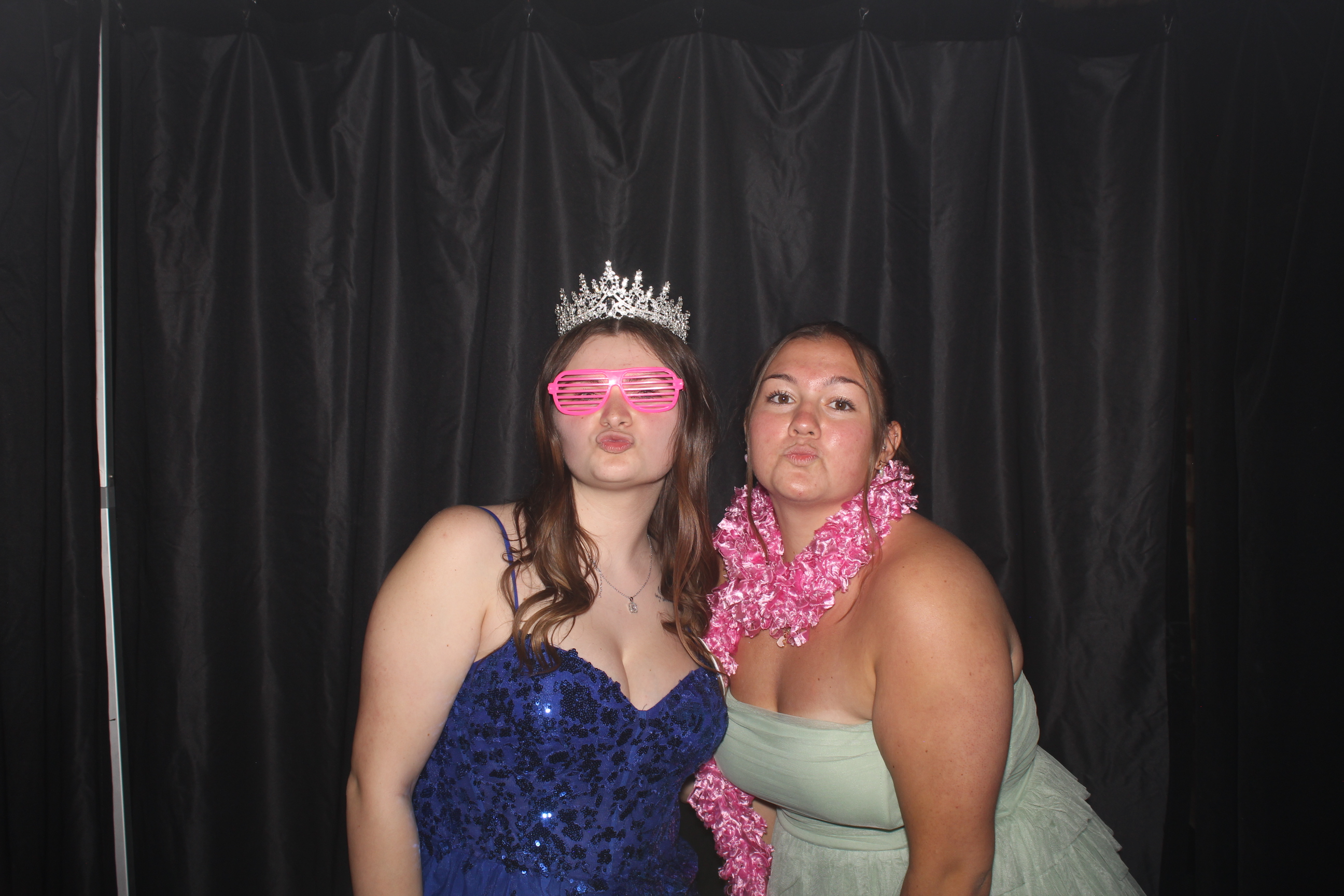 Reading Junior Senior Prom | View more photos from the event at gallery.photoboothcincy.com/u/PhotoBoothCincy/Reading-Junior-Senior-Prom-0