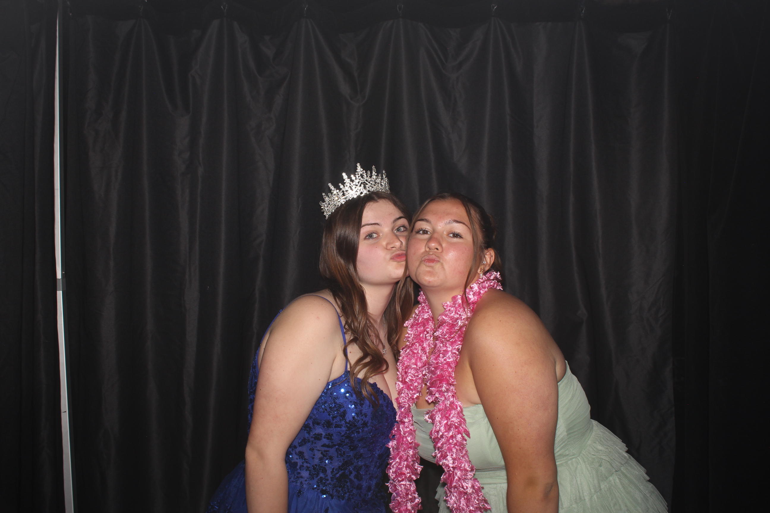 Reading Junior Senior Prom | View more photos from the event at gallery.photoboothcincy.com/u/PhotoBoothCincy/Reading-Junior-Senior-Prom-0