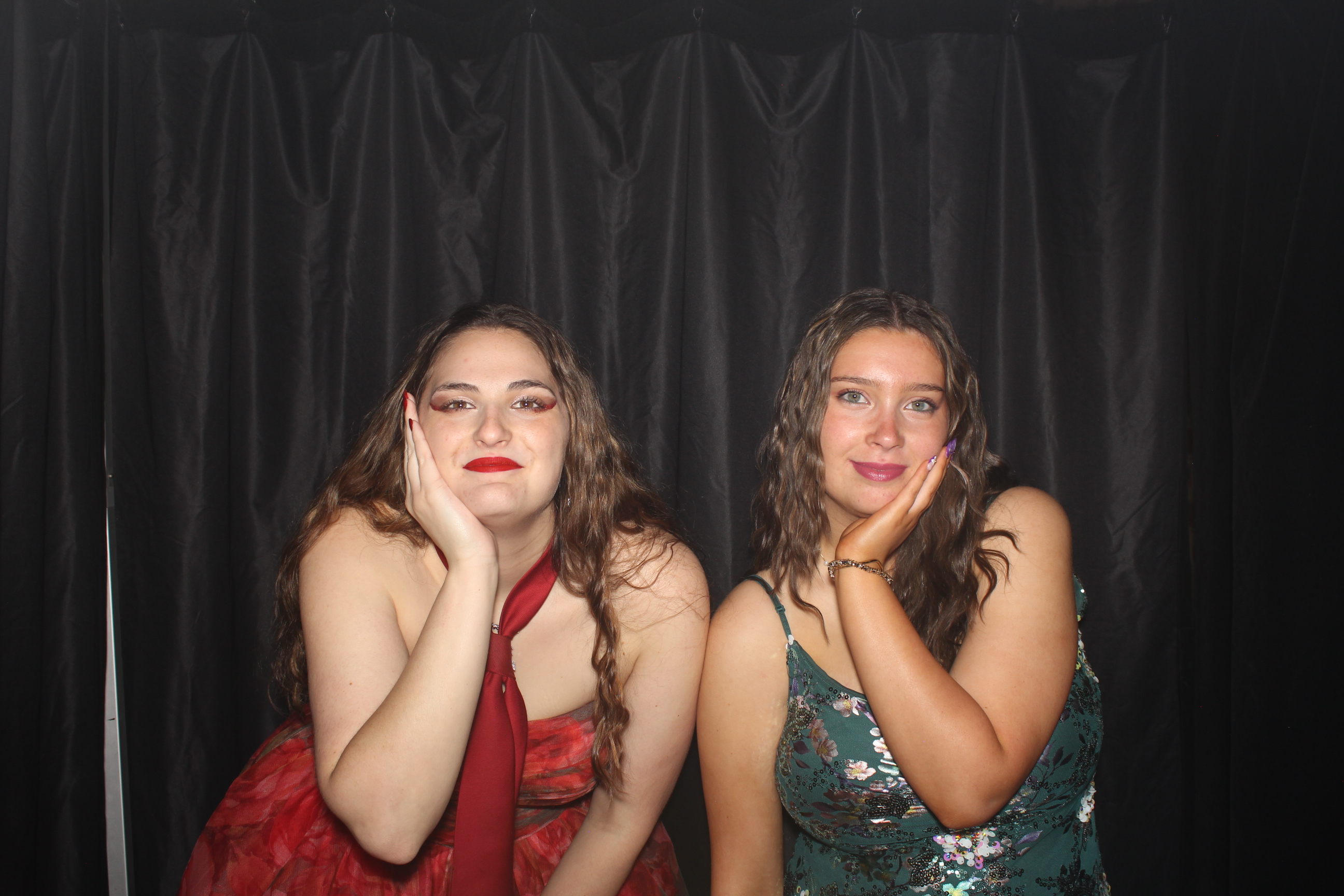 Reading Junior Senior Prom | View more photos from the event at gallery.photoboothcincy.com/u/PhotoBoothCincy/Reading-Junior-Senior-Prom-0