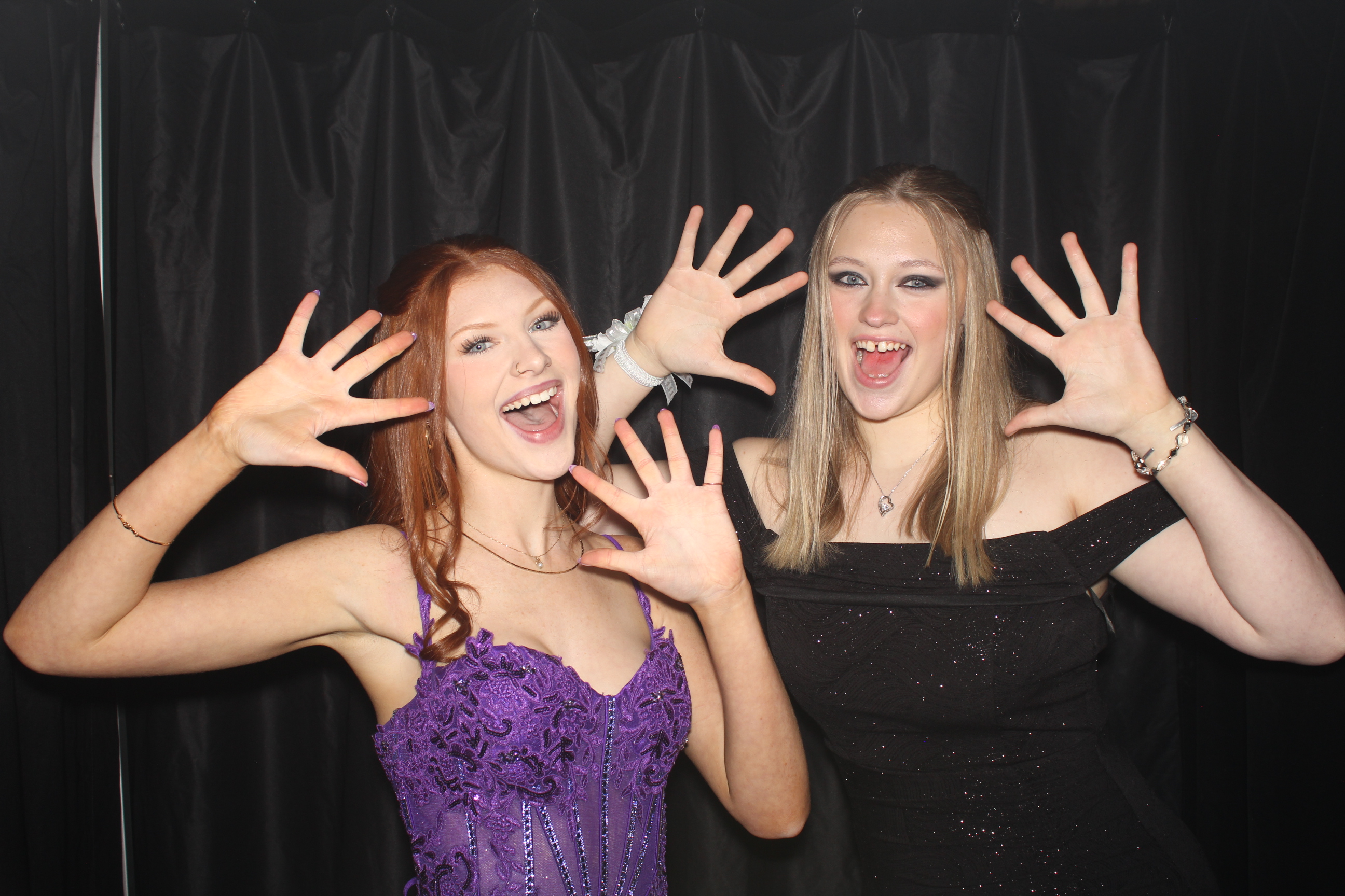 Reading Junior Senior Prom | View more photos from the event at gallery.photoboothcincy.com/u/PhotoBoothCincy/Reading-Junior-Senior-Prom-0