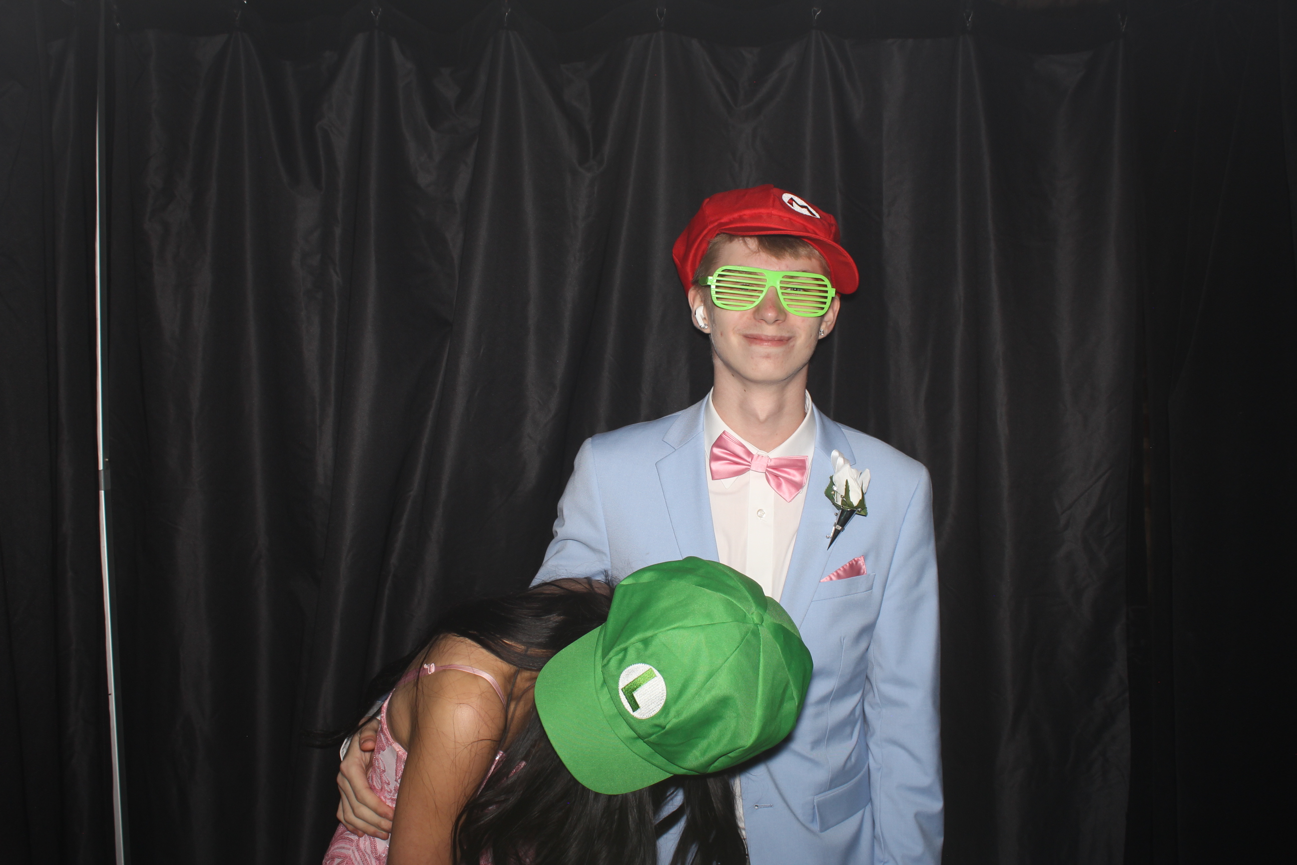 Reading Junior Senior Prom | View more photos from the event at gallery.photoboothcincy.com/u/PhotoBoothCincy/Reading-Junior-Senior-Prom-0