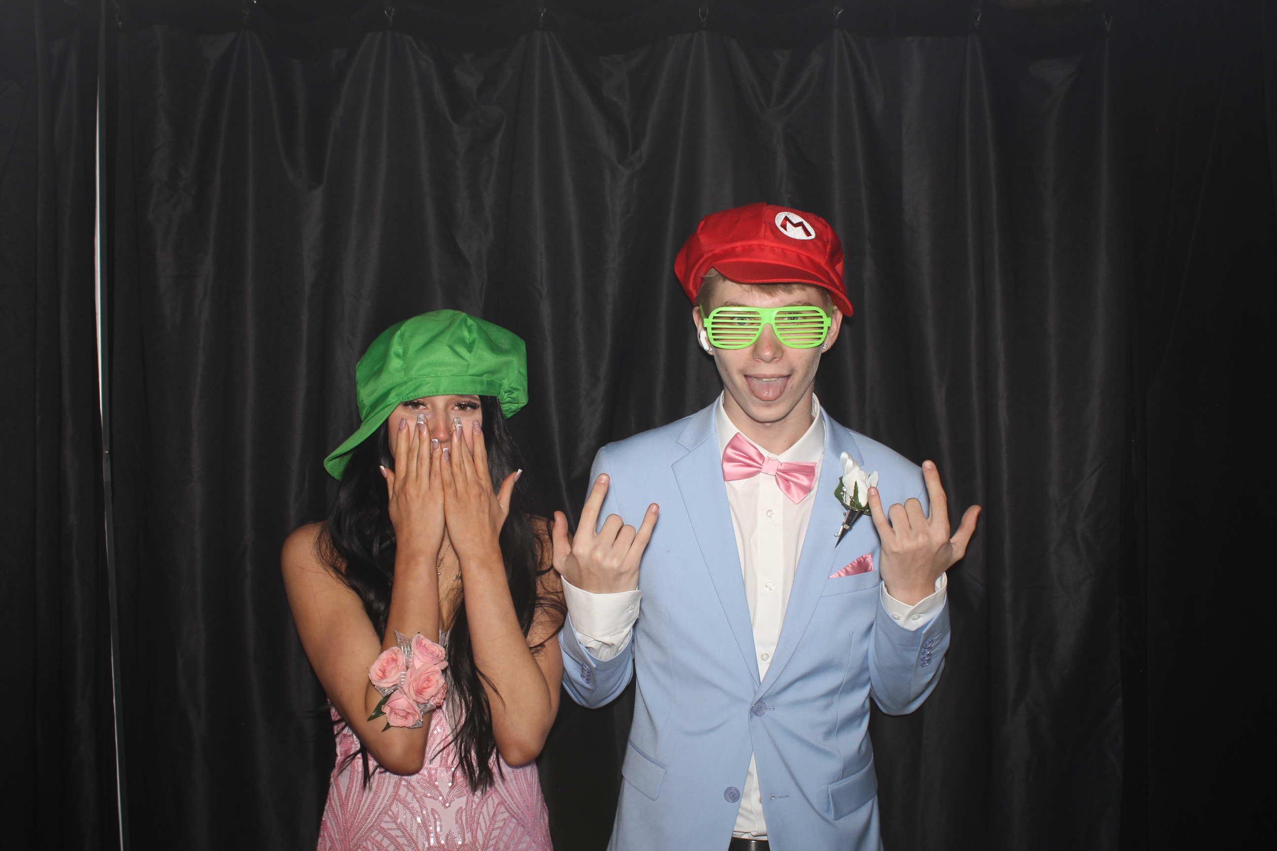 Reading Junior Senior Prom | View more photos from the event at gallery.photoboothcincy.com/u/PhotoBoothCincy/Reading-Junior-Senior-Prom-0